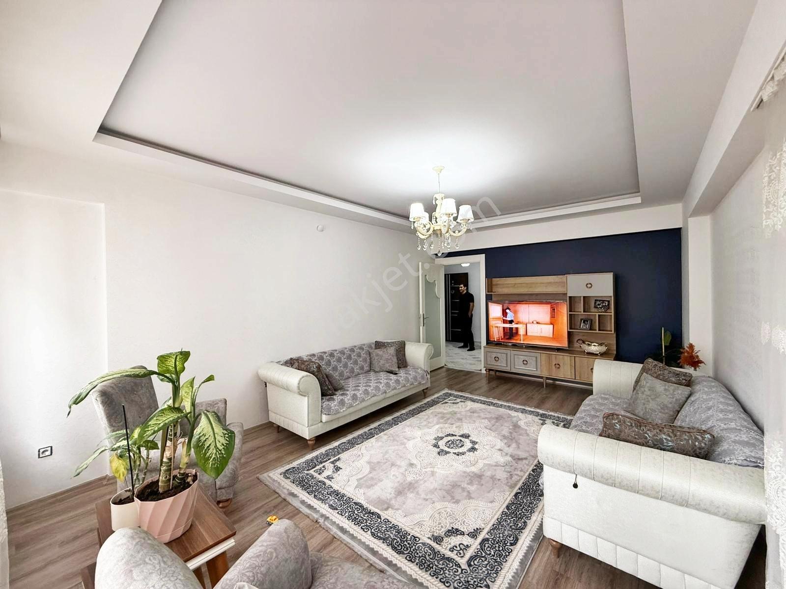 Fıstıklık'ta Masrafsız Arakat Geniş Oturumlu Çift Cam Balkon 3+1 - Görsel 26
