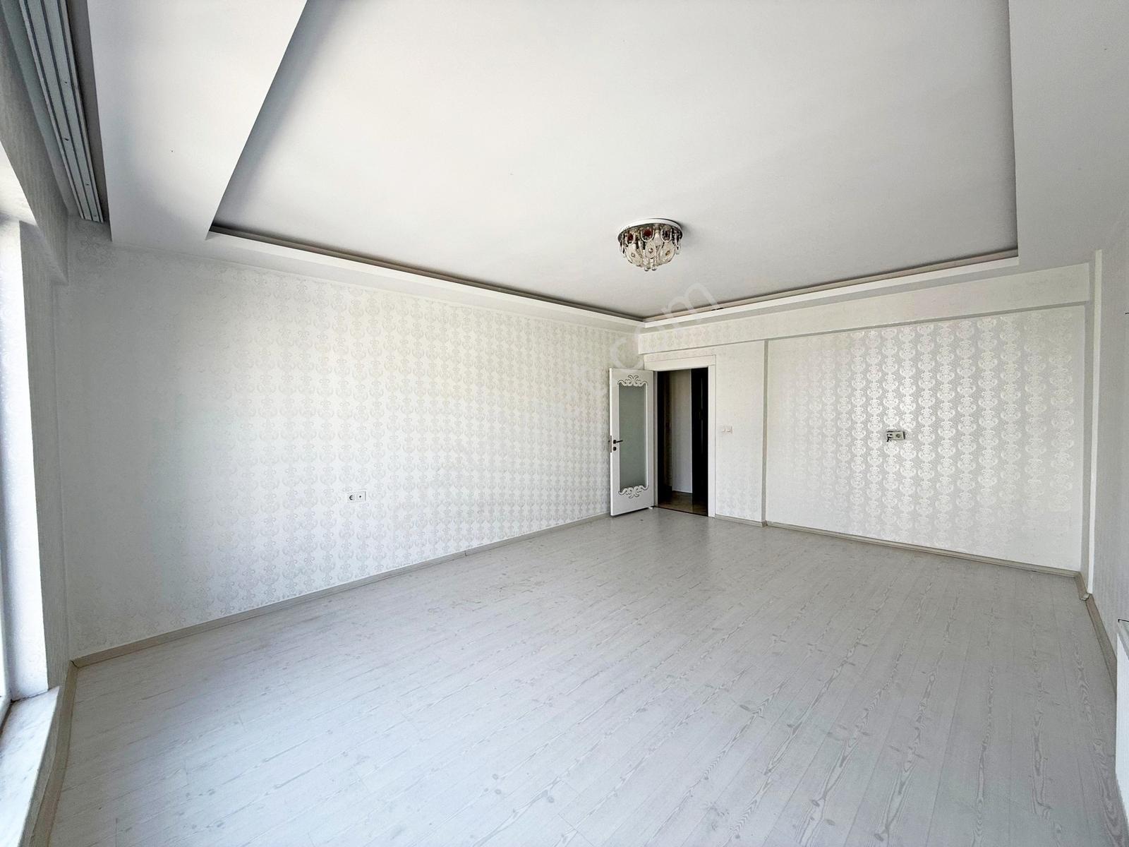 Fıstıklık'ta Geniş Oturum Çift Balkon Kilerli 3+1 Daire - Görsel 30