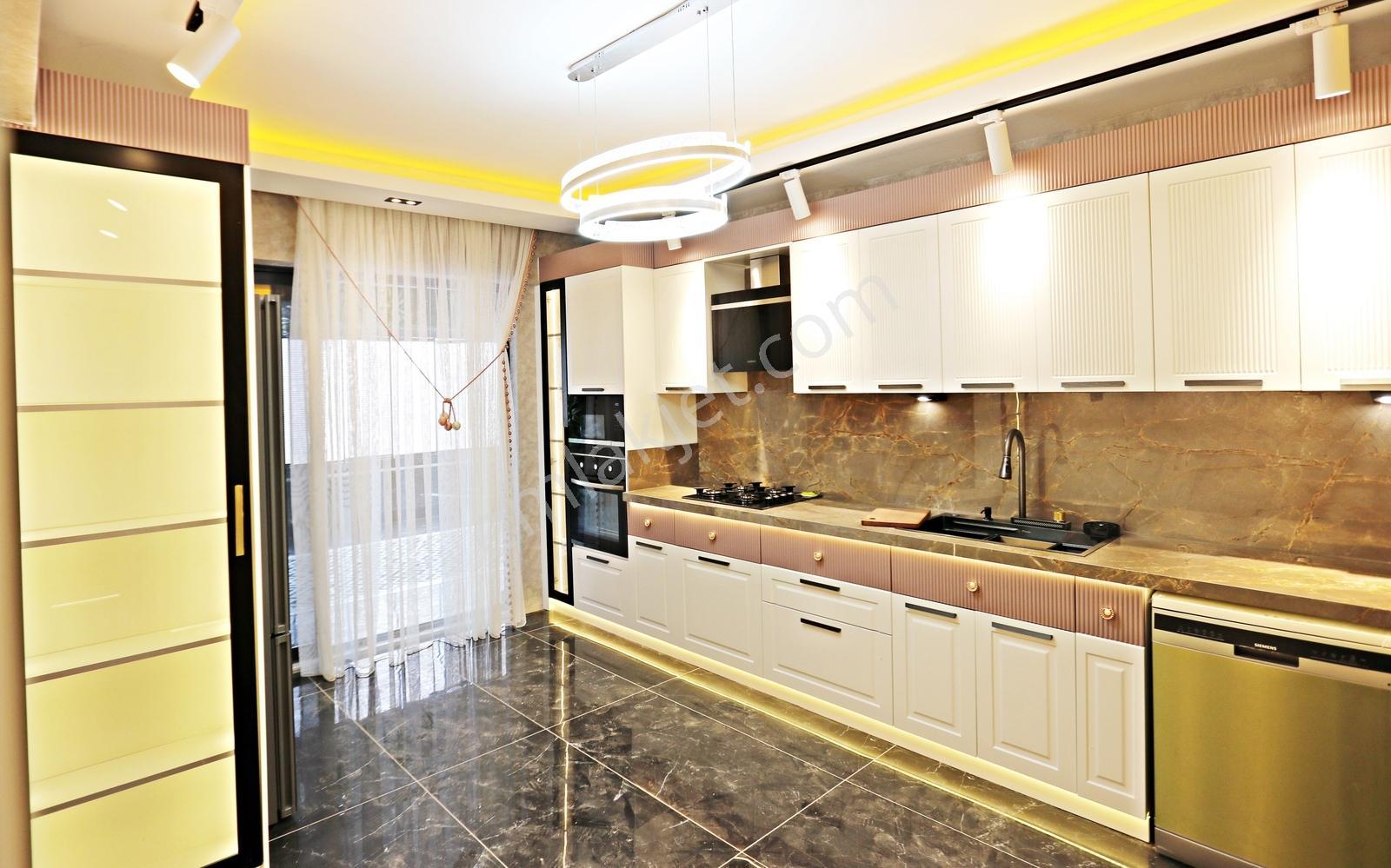 Göktürk'te Azkatlı Arakat Yerden Istma Giyinme Odalı 3.5+1 Daire - Görsel 13