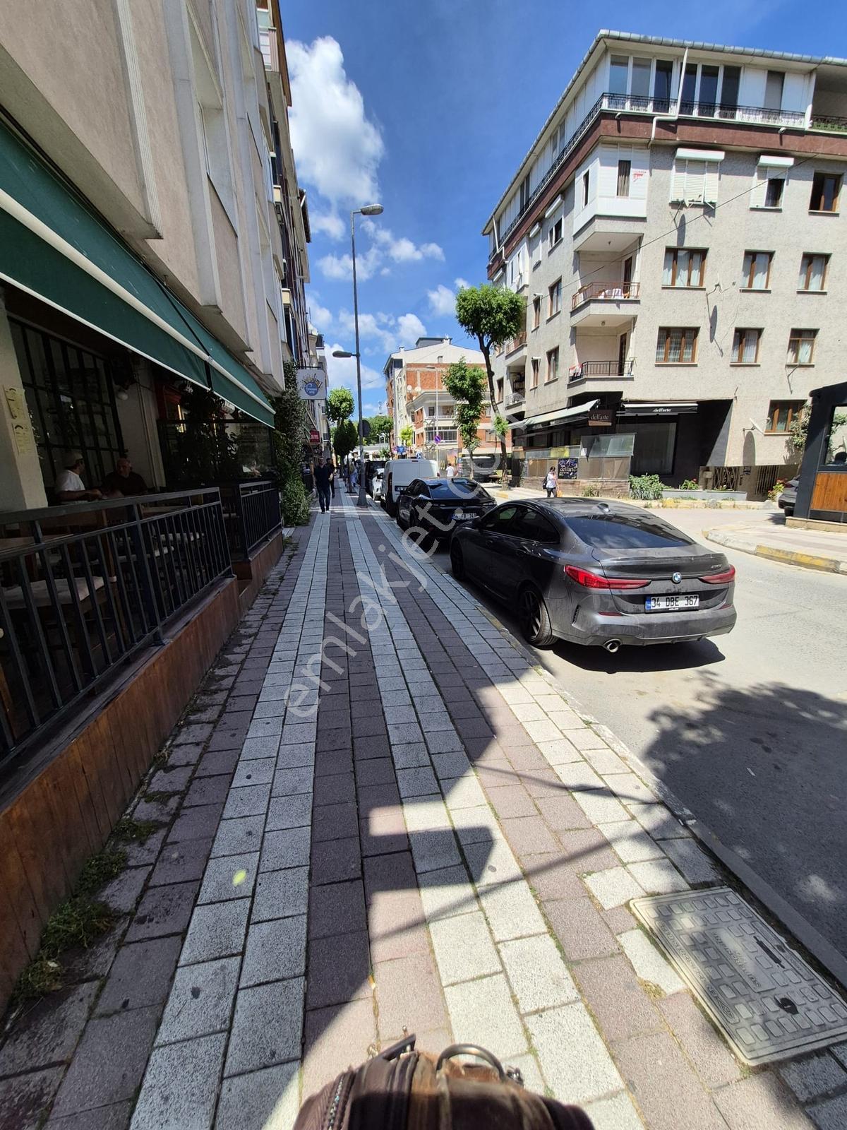 Avcılar Öğretmenler Cad. Yoğun Yaya Trafiğinde Köşe Dükkan - Görsel 16