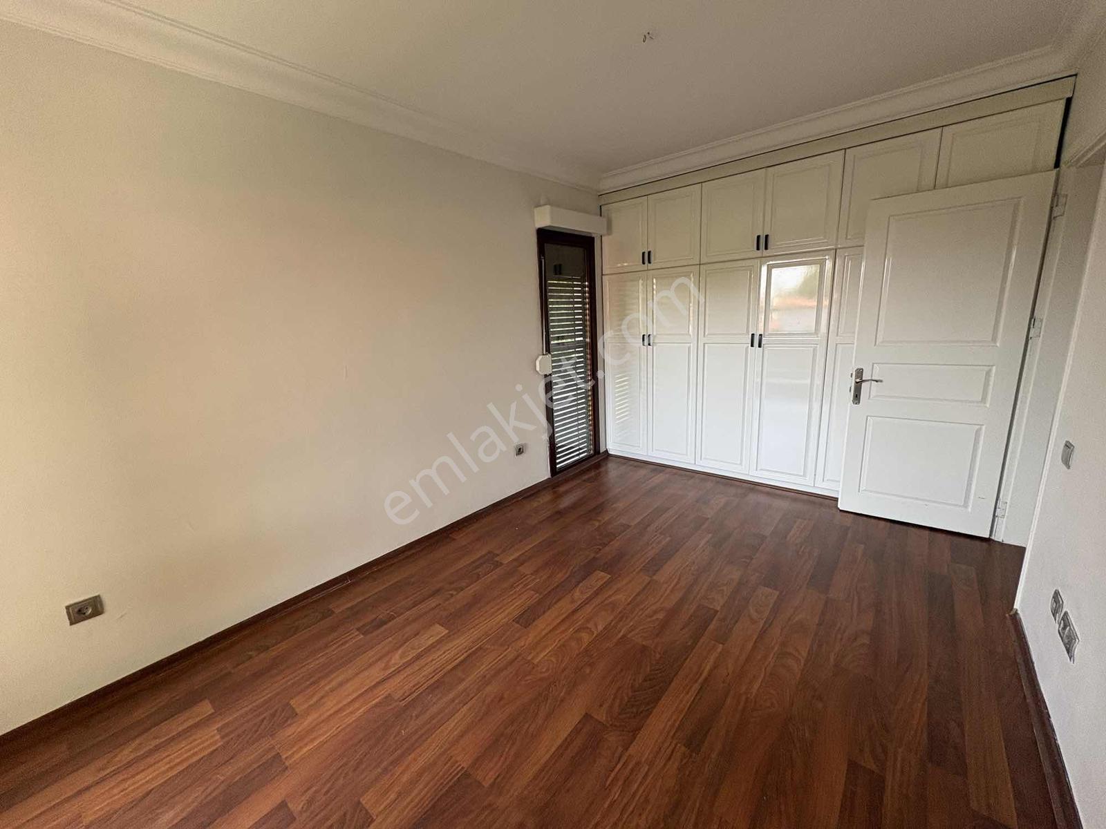 Bornova Dostlar Sitesinde Kiralık Villa - Görsel 9