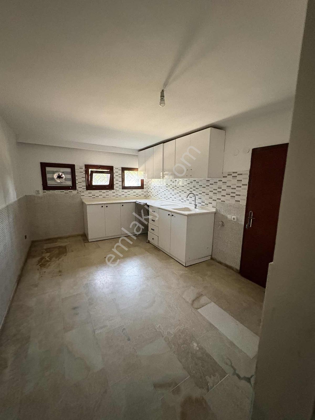 Bornova Dostlar Sitesinde Kiralık Villa - Görsel 31