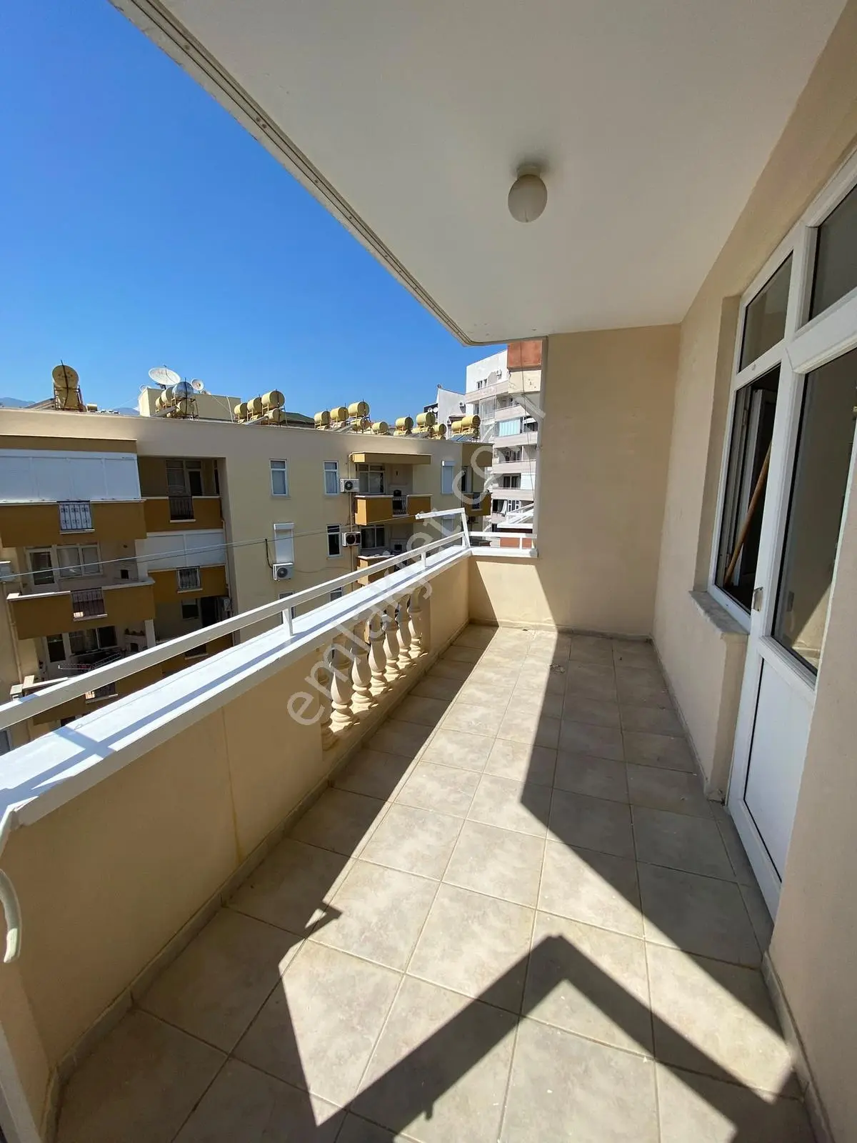 Tosmur 2+1 Ayrı Mutfak Asansörlü Denize 50 Metre Kiralık Daire - Görsel 11