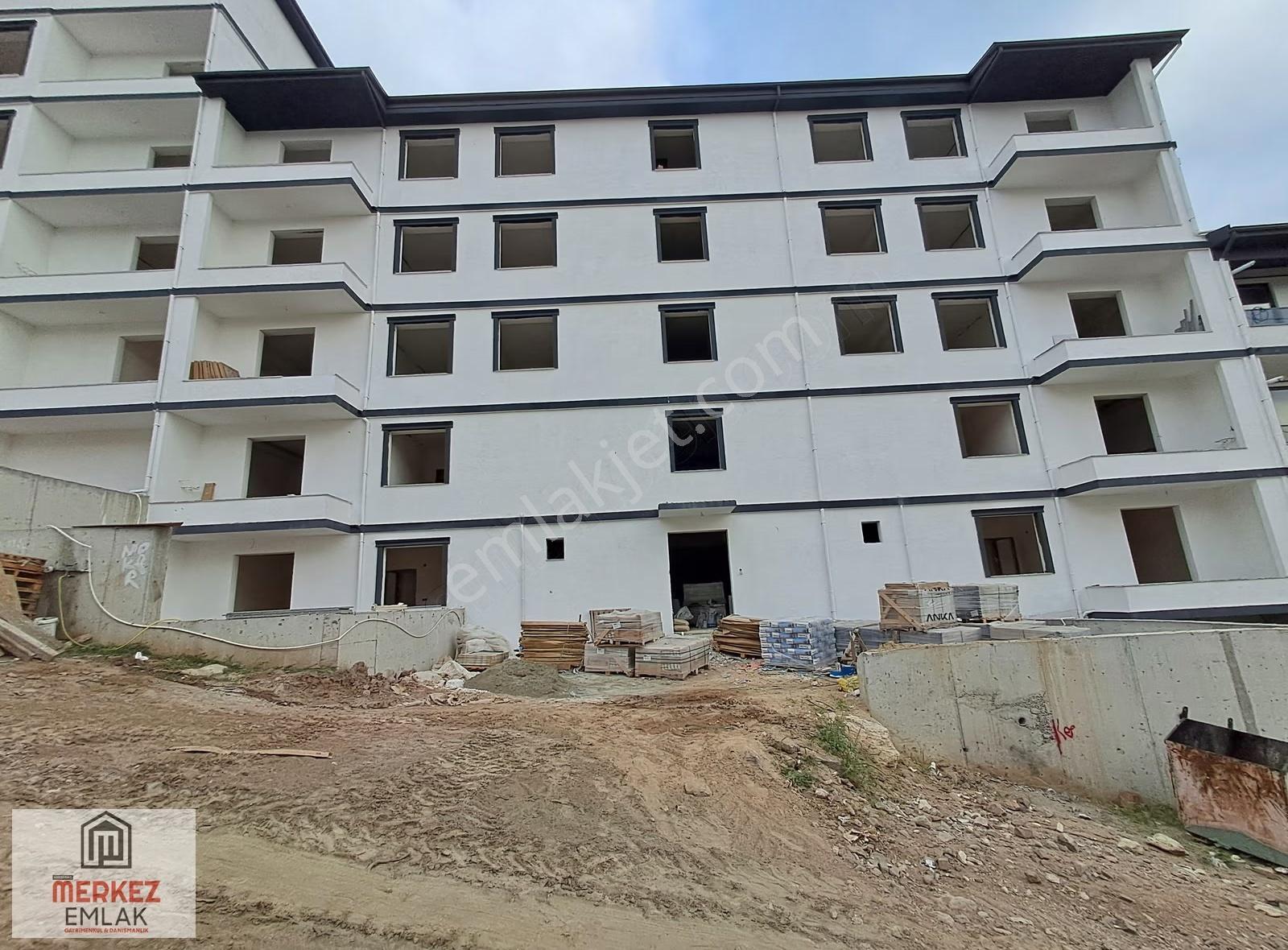 Başiskele Barbaros'ta Deniz Manzaralı, Havuzlu Lüks 3+1 Daire - Görsel 2
