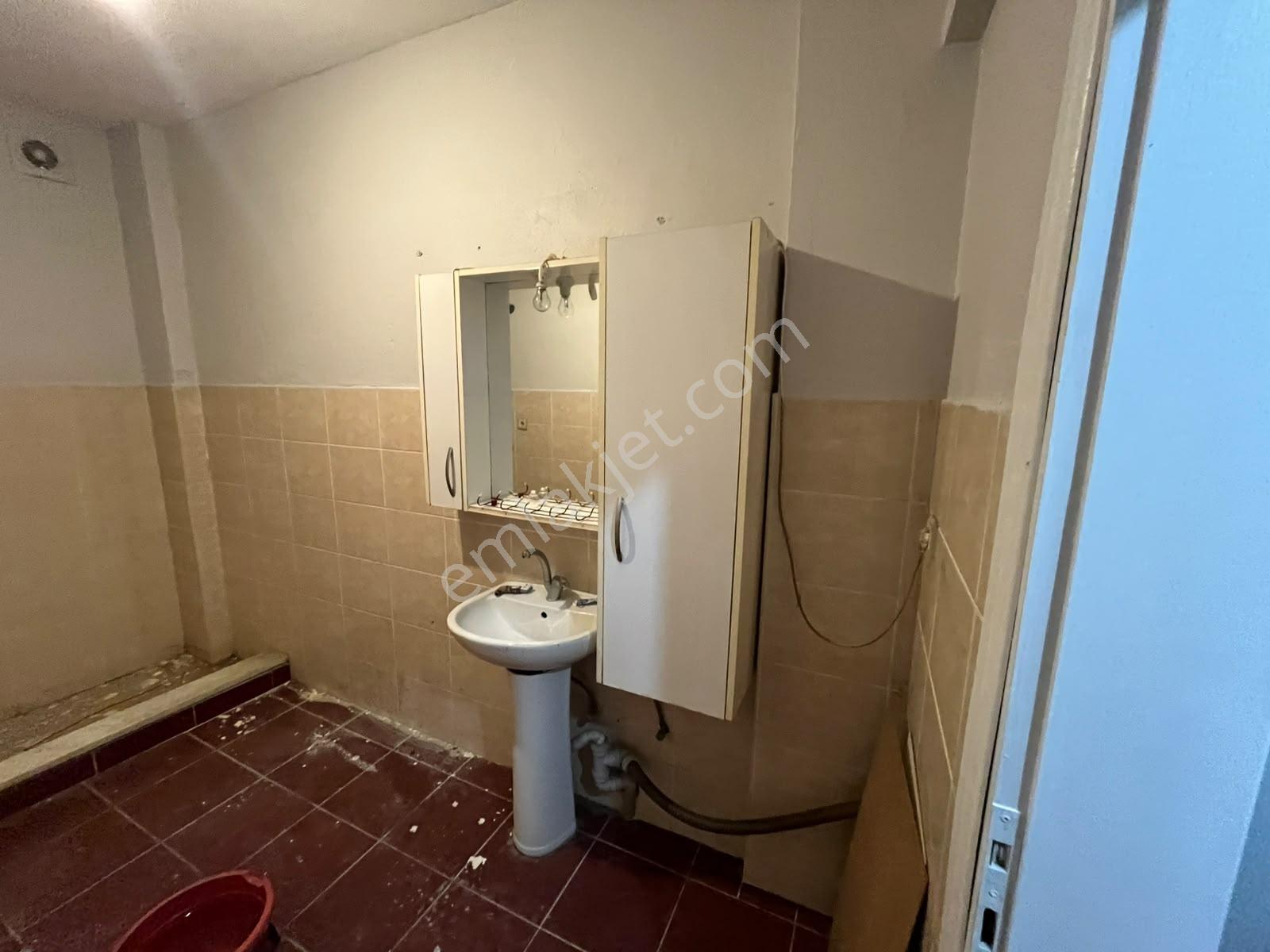 Köprü Emlaktan Gazi Mahallesinde 1+1 Kiralık Daire - Görsel 23