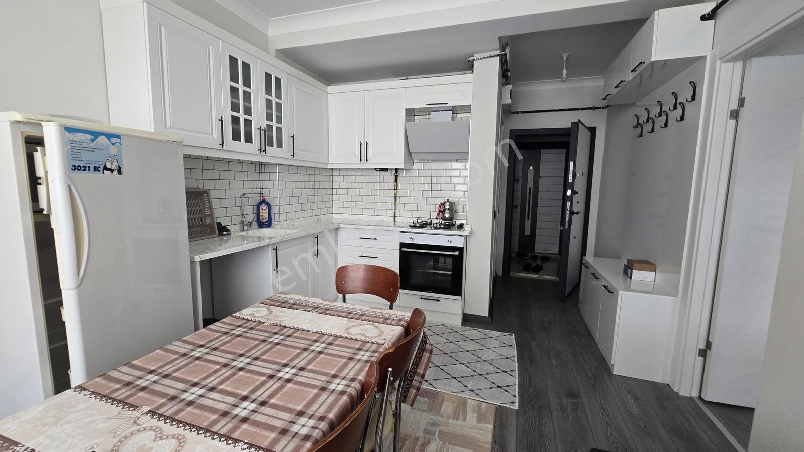 Çarşı Merkezde Her Yere Yakın Eşyalı Kiralık 1+1 Daire - Görsel 11