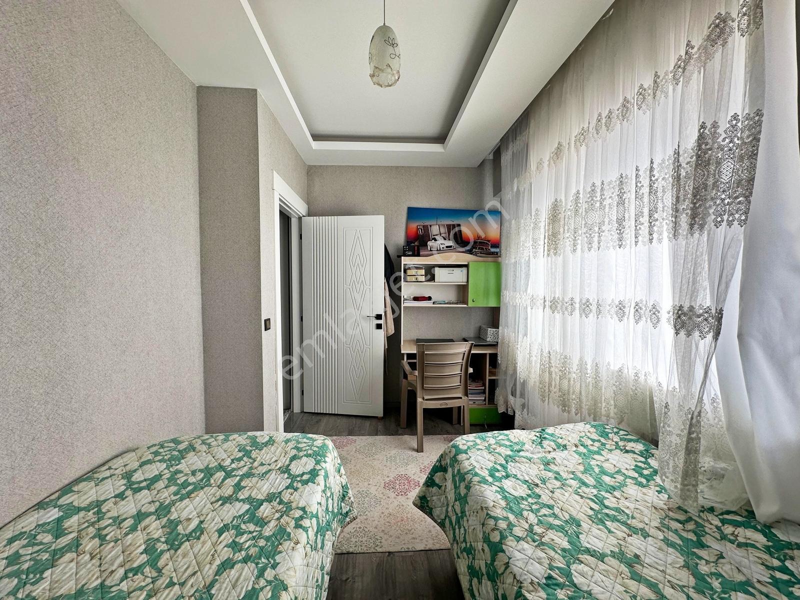 Karacaahmet'te Yerden Isıtma Geniş Balkon Cadde Üstü Masrafsız - Görsel 23