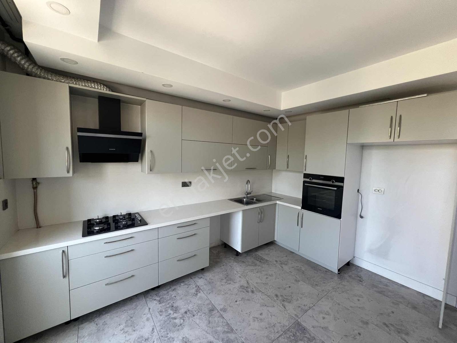 Yeşilköy Serbesti Caddesi'nde 125 M² Boş Satılık 3+1 Daire - Görsel 26