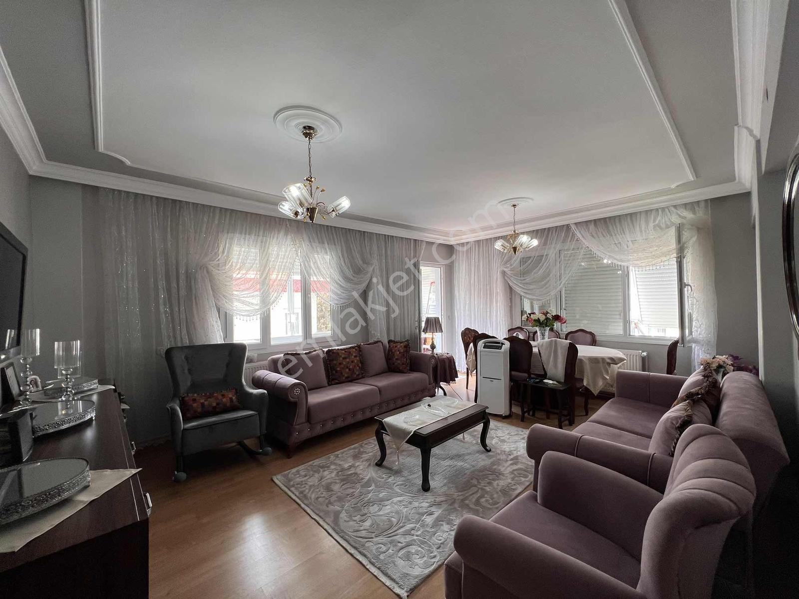 Buca Kız Kulesi Yakını 3+1 130m2 Dgazlı Satılık Bakımlı Daire