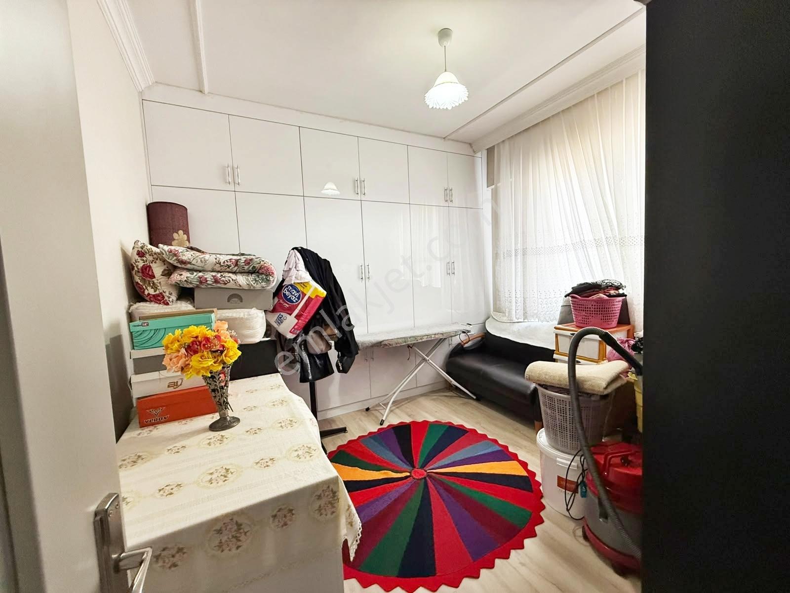 Karacaahmet'te Cadde Yakını Masrafsız Bakımlı Cam Balkonlu 2+1 - Görsel 20