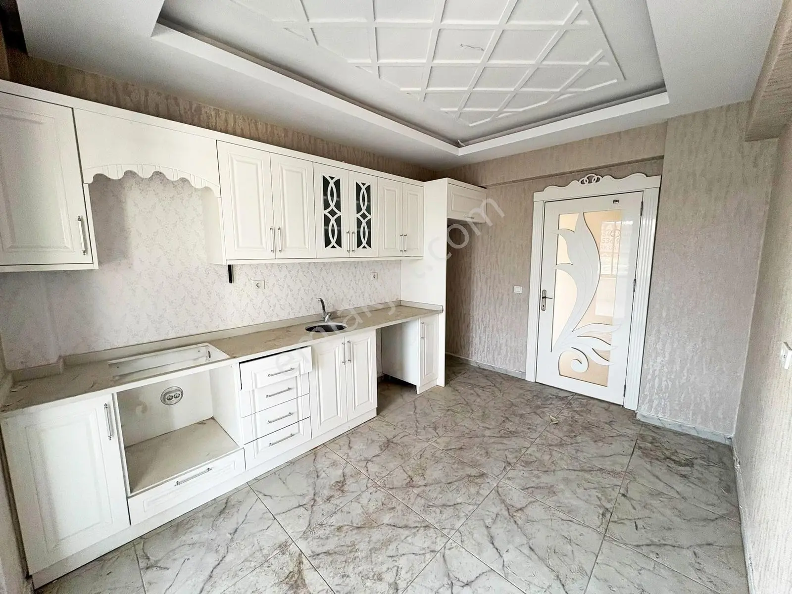 Alpaslan'da Fıstıklık Karşısı Sıfr Yerden Istma Geniş Balkon 2+1