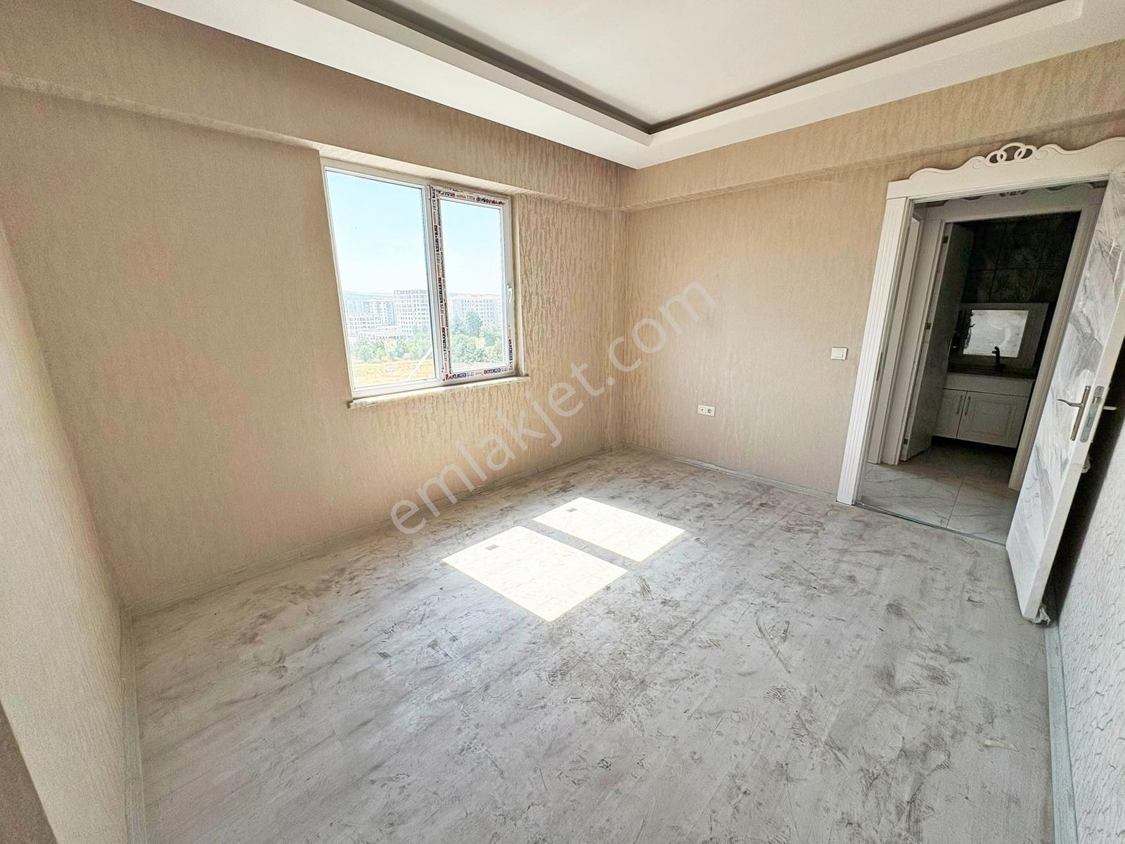 Alpaslan'da Fıstıklık Karşısı Sıfr Yerden Istma Geniş Balkon 2+1 - Görsel 6
