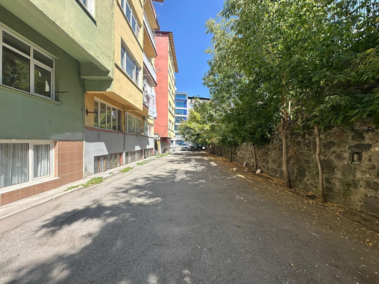 Altın Emlak'tan Cumhuriyet Caddesi Yakınında 3+1 Kiralık Arakat - Görsel 6