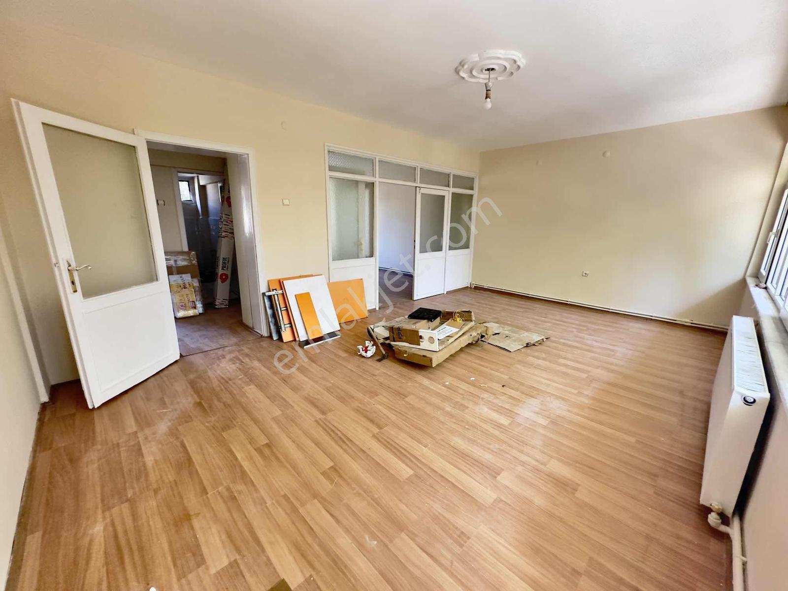 Altın Emlak'tan Cumhuriyet Caddesi Yakınında 3+1 Kiralık Arakat - Görsel 19