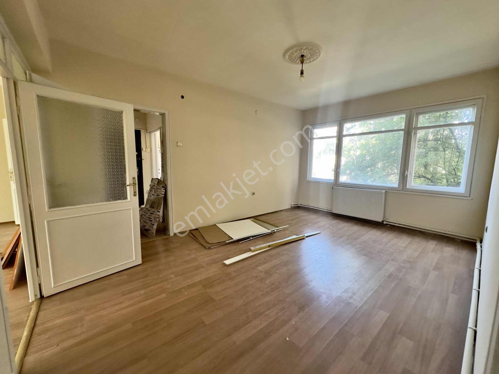 Altın Emlak'tan Cumhuriyet Caddesi Yakınında 3+1 Kiralık Arakat - Görsel 12