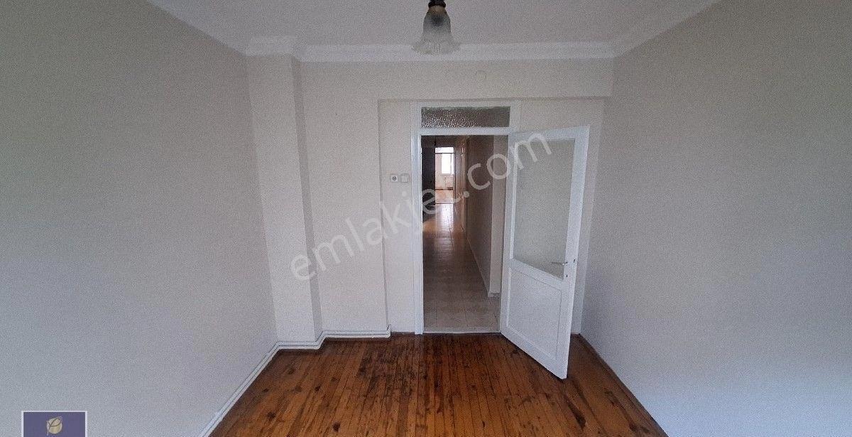 Güzelhisar'da Adnan Menderes Bulvarı'na 30 Adım Kiralık Doğalgazlı 3+1!!! - Görsel 13
