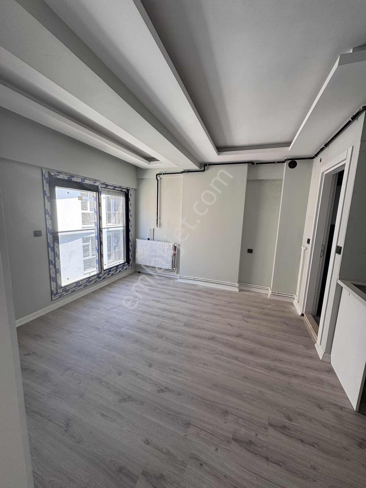 Acil Satılık 1 + 1 Daıre Çığlı Yenımahalle'de - Görsel 2