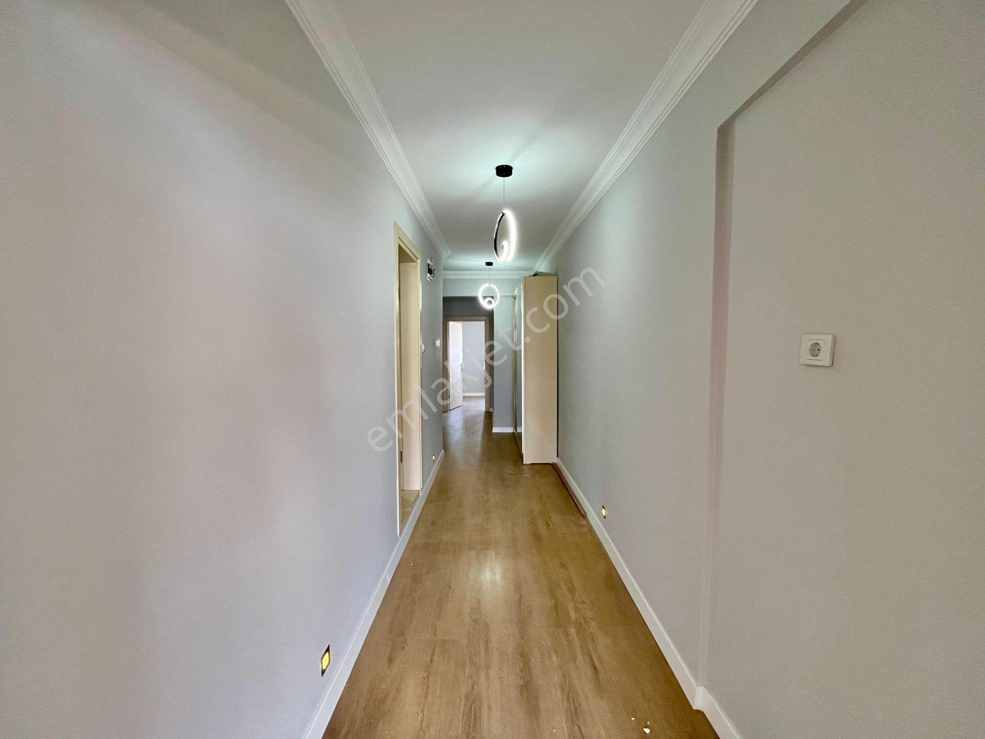 Gümüş'den Akçayın Kalbinde Cadde Üzerinde Denize 300m 2+1 Daire! - Görsel 4