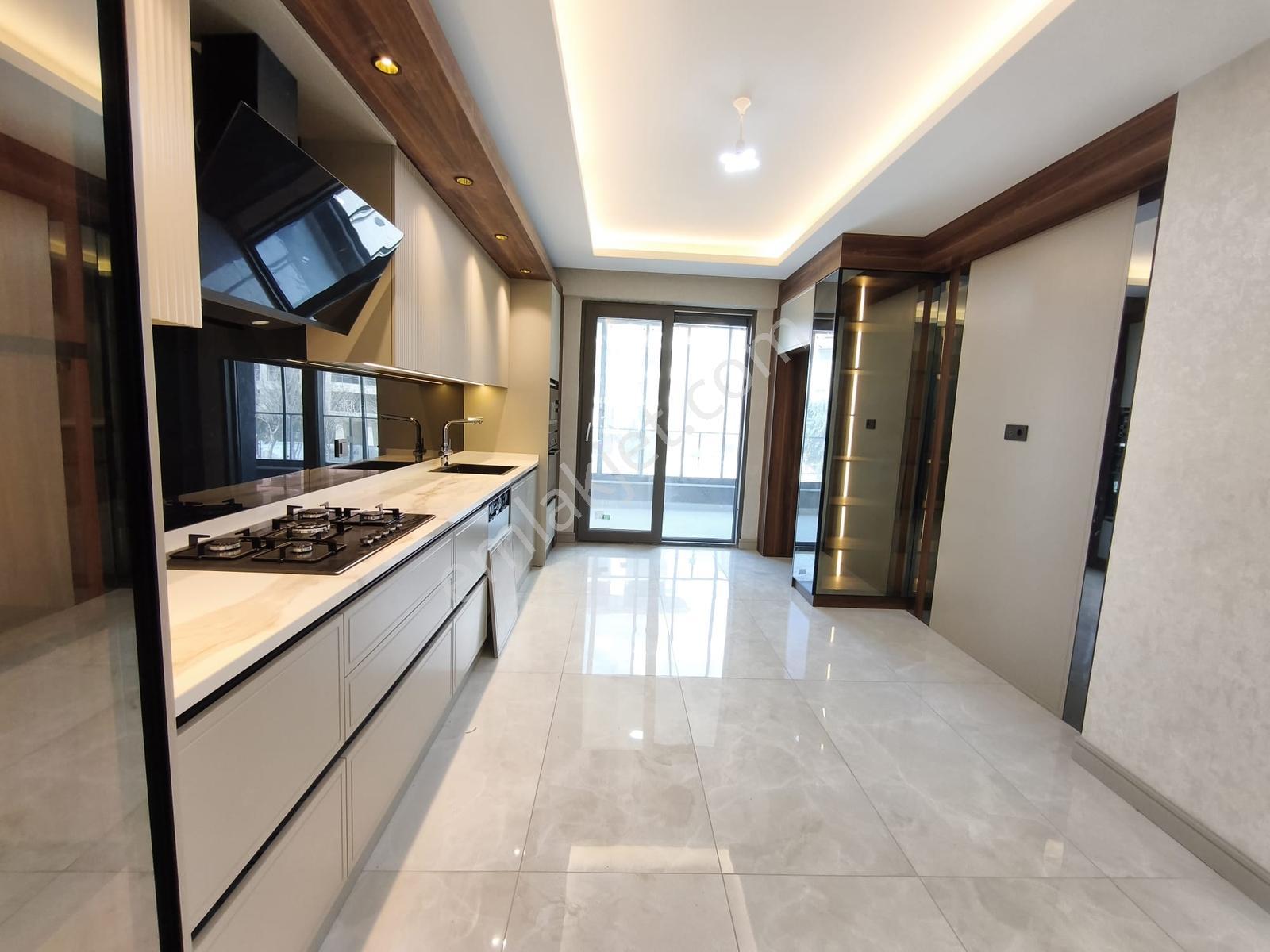 Kuzey Meram Evleri 3+1 125m2 Lüks Ve Konforlu Daire - Görsel 4