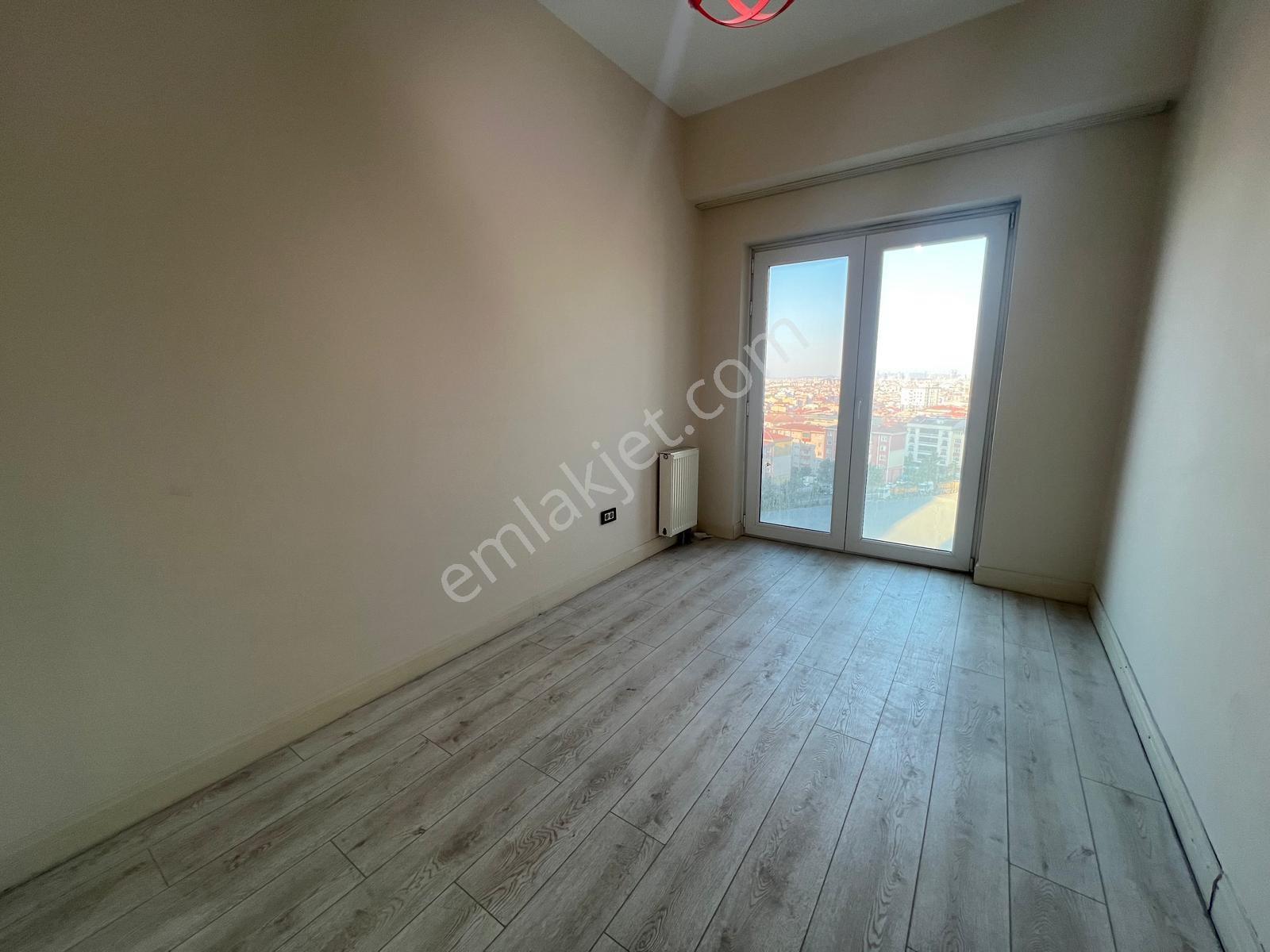 Kiptaş Venezia Mega Kiralık 4+1 Boş Daire 3 Banyolu 240m2 Büyük - Görsel 16