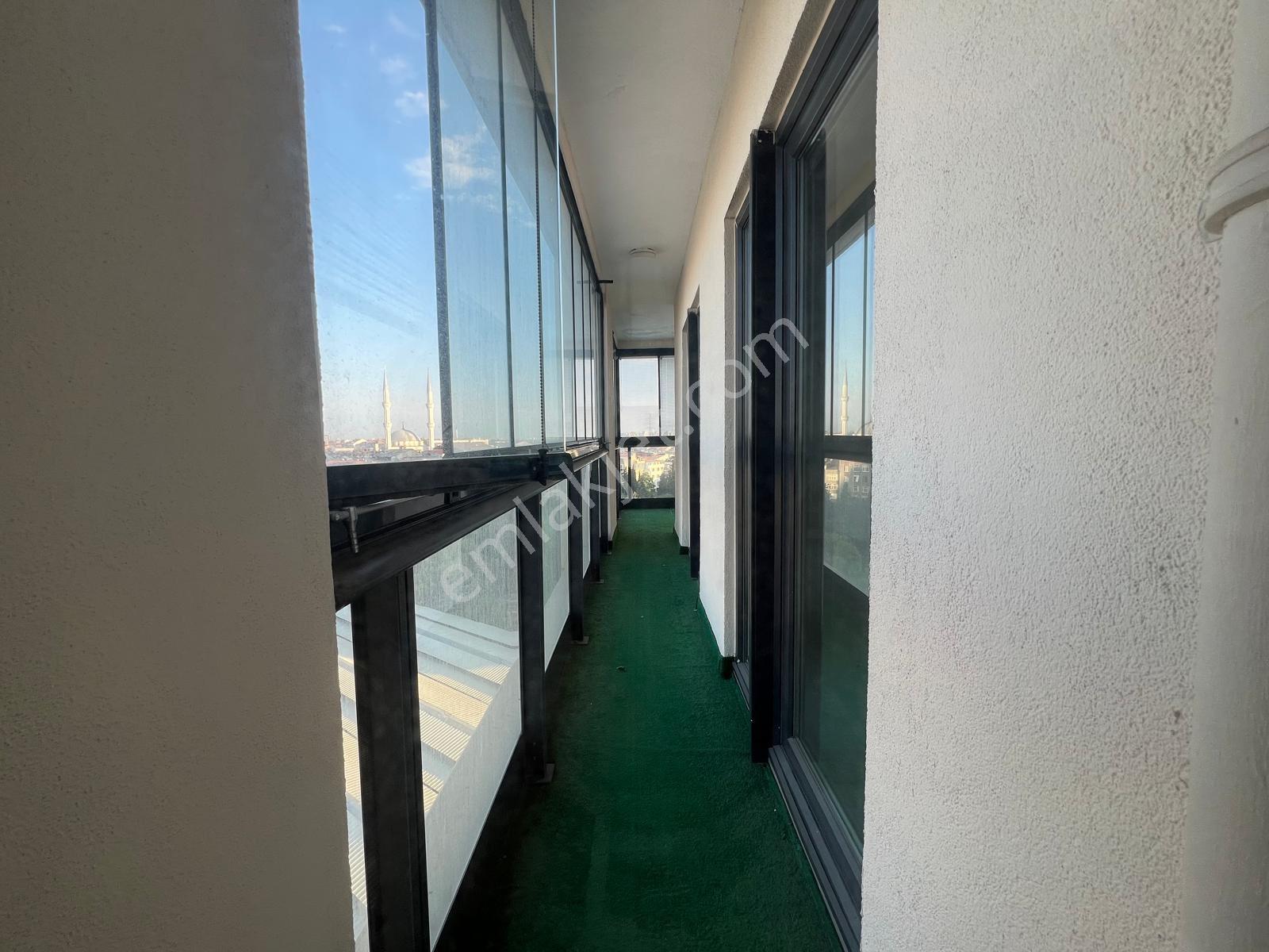 Kiptaş Venezia Mega Kiralık 4+1 Boş Daire 3 Banyolu 240m2 Büyük - Görsel 7