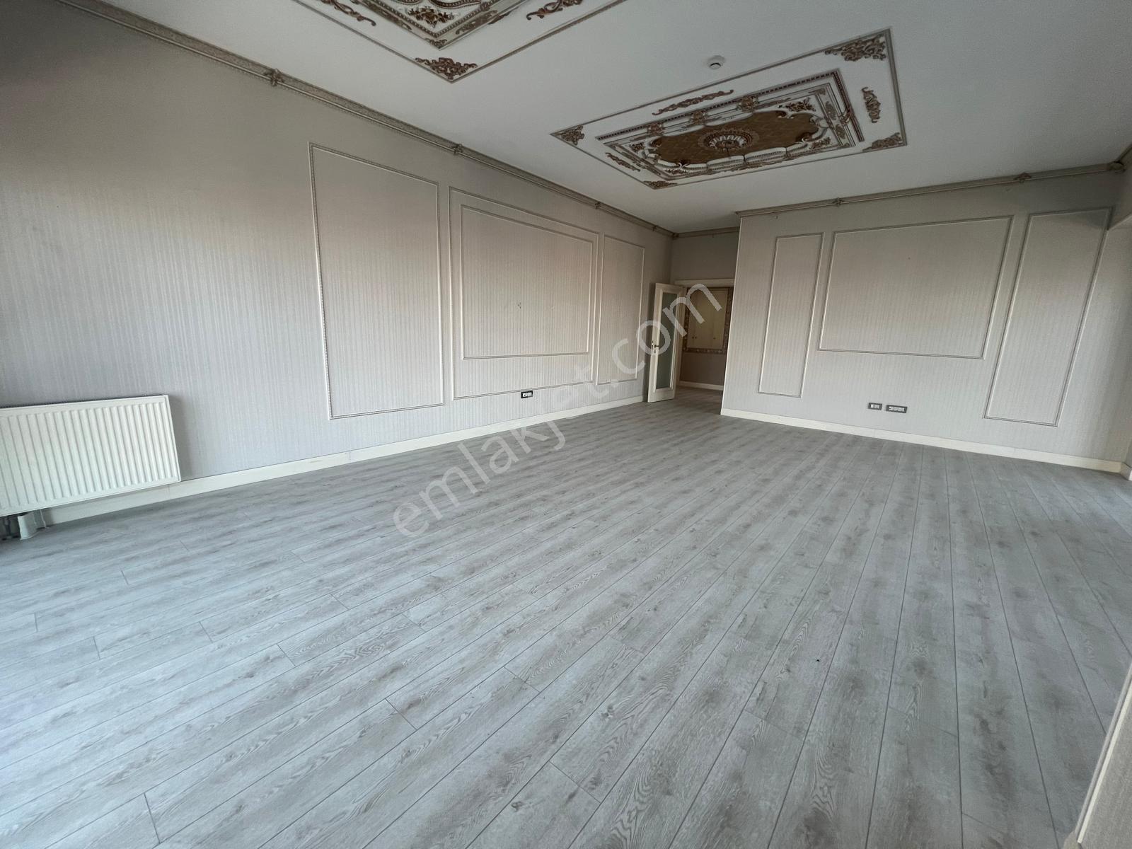 Kiptaş Venezia Mega Kiralık 4+1 Boş Daire 3 Banyolu 240m2 Büyük - Görsel 9