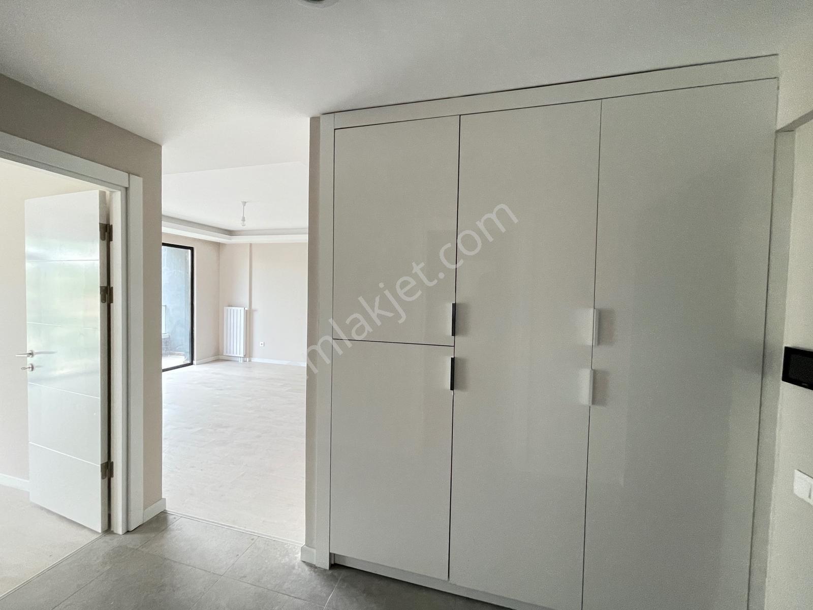 Işınlar Mh. Akademi Ziraat Sitesi Yapılı 1+1 Kiralık Daire - Görsel 12