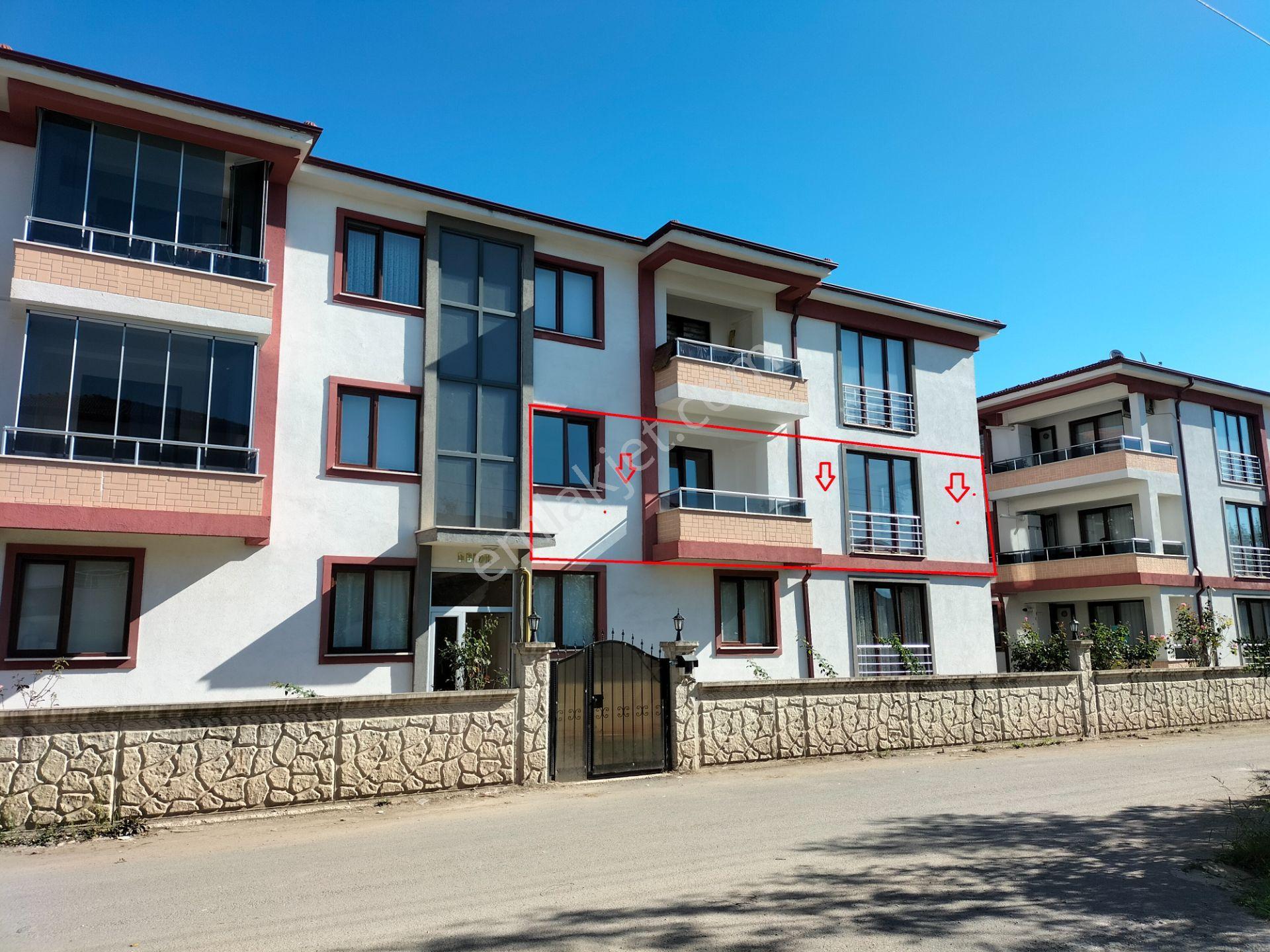 Sakarya Serdivan Yazlık'ta Site İçerisinde Ara Kat Geniş 2+1 - Görsel 3