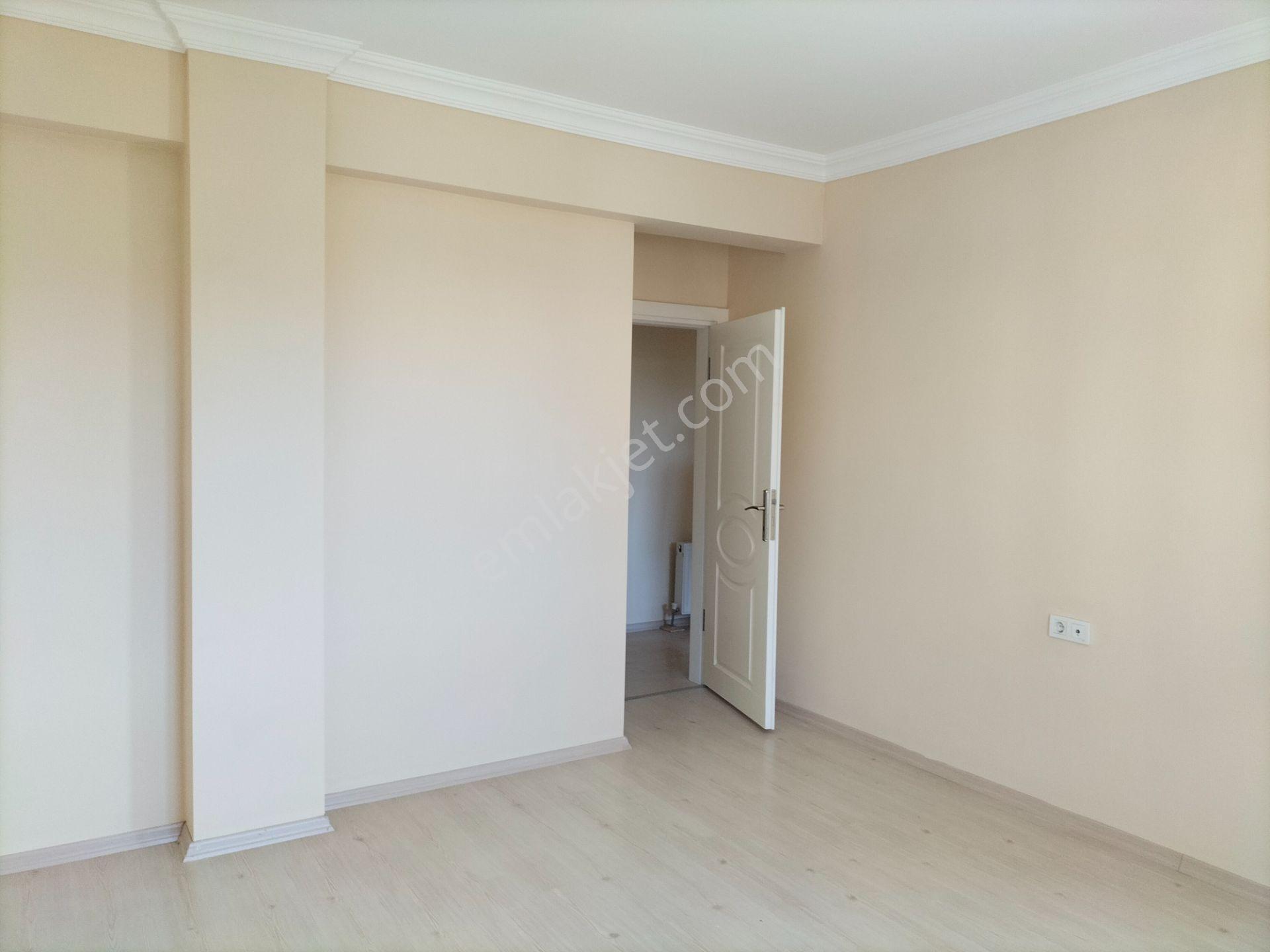 Sakarya Serdivan Yazlık'ta Site İçerisinde Ara Kat Geniş 2+1 - Görsel 24