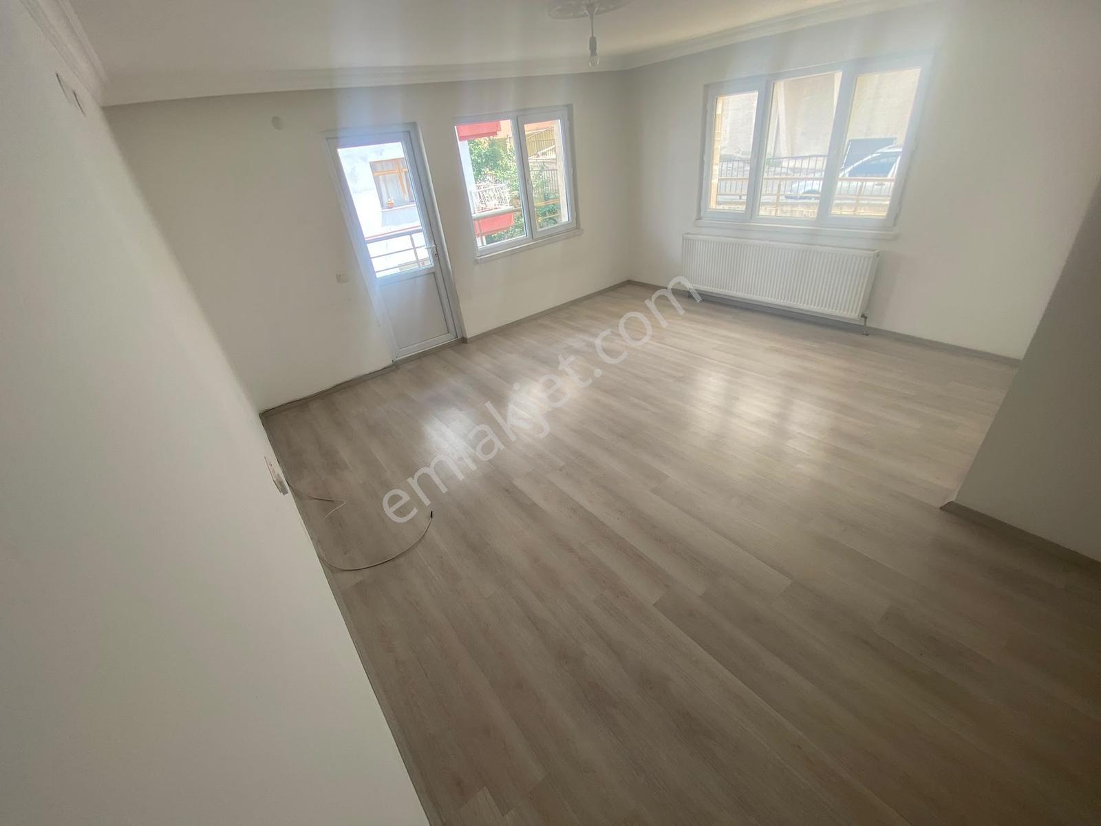 Yeni_bina_asansörlü_2.ara_kat_cadde_üzeri_teras_balkonlu_130m2 - Görsel 14