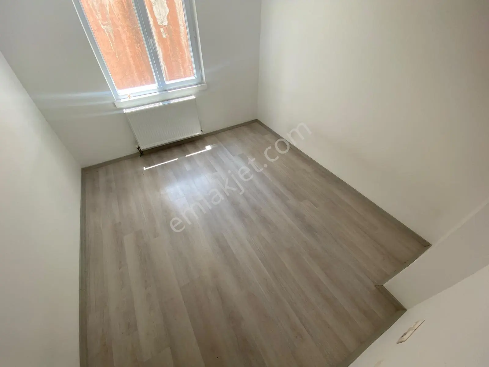 Yeni_bina_asansörlü_2.ara_kat_cadde_üzeri_teras_balkonlu_130m2 - Görsel 2