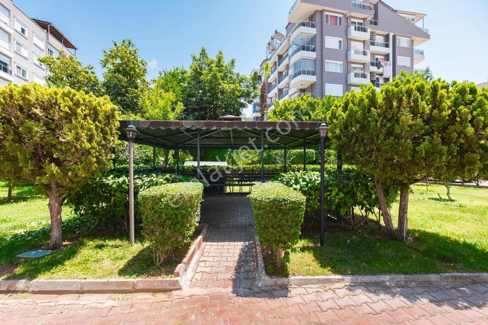 Yalı Caddesinde Site İçerisinde Ara Kat Satılık Daire - Görsel 4