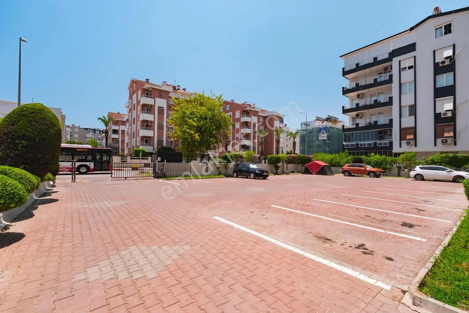 Yalı Caddesinde Site İçerisinde Ara Kat Satılık Daire - Görsel 34