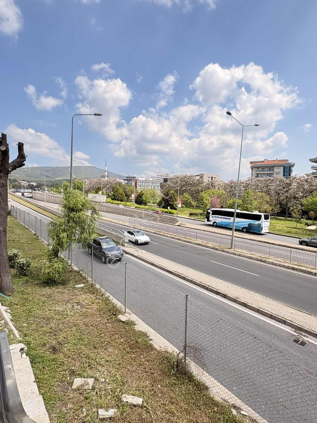 Doğa Dostu'ndan Bornova Kardelen Evl.1+1 Eşyalı - Görsel 17