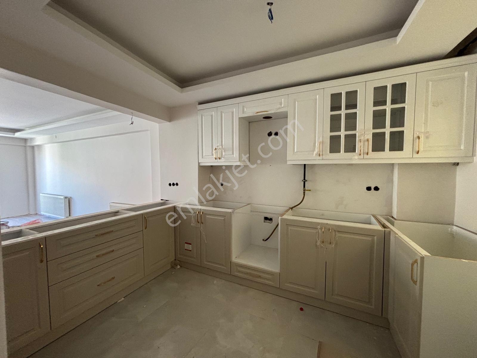 Asilden Göztepe M.paşa Cadde Pareleli 3+1 Full Tadilatlı Daire - Görsel 26