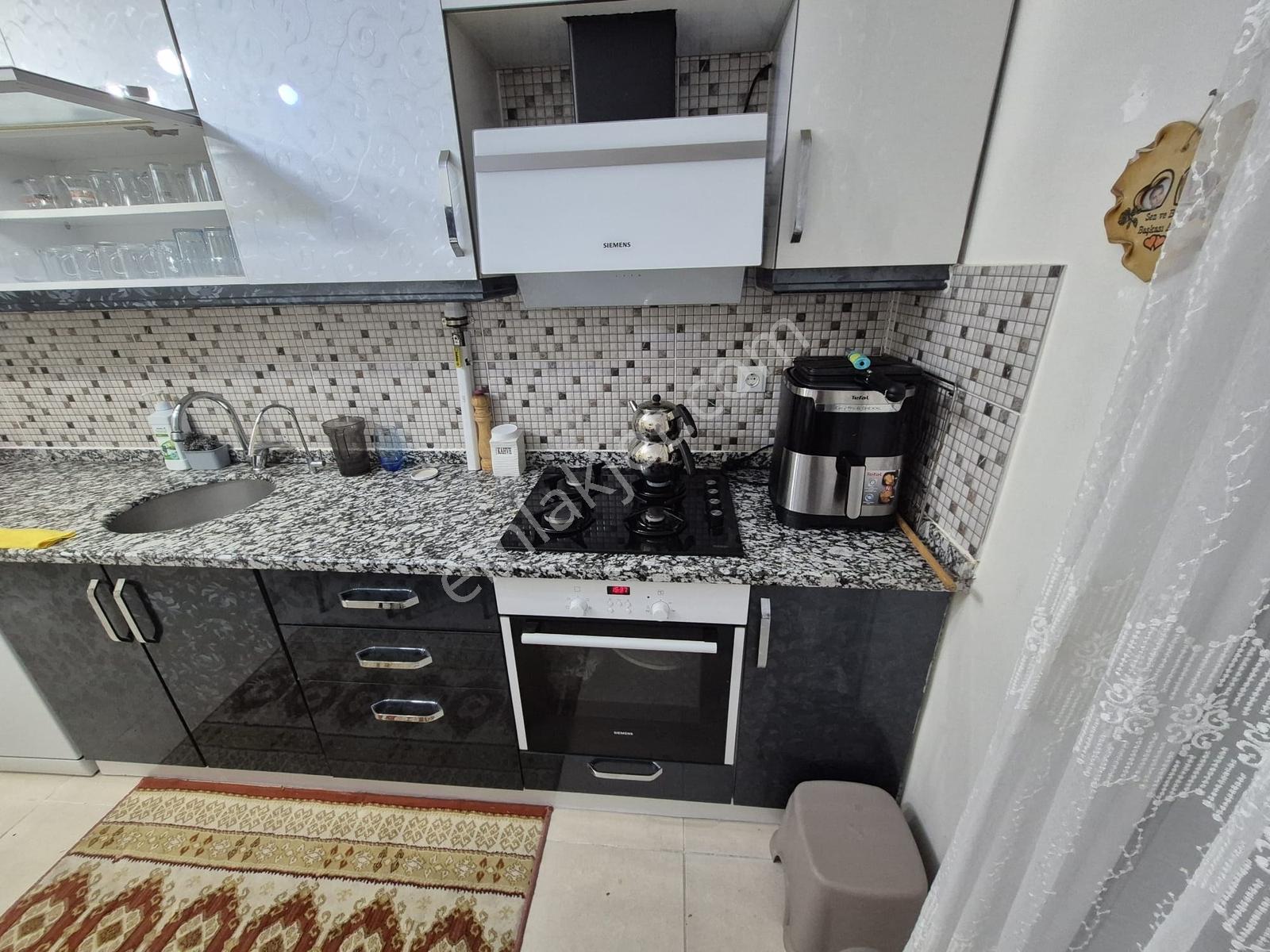 Kadıköyde Doğalgazlı Asansörlü Ayrı Mutfaklı Ebeveyn Banyolu 3+1 - Görsel 15