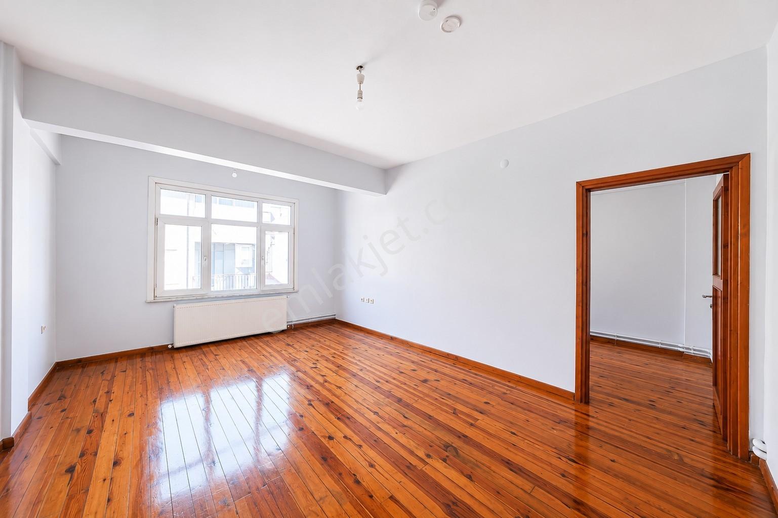 Dudullu Esenşehirde 170m2 Geniş Ferah Daire - Görsel 10