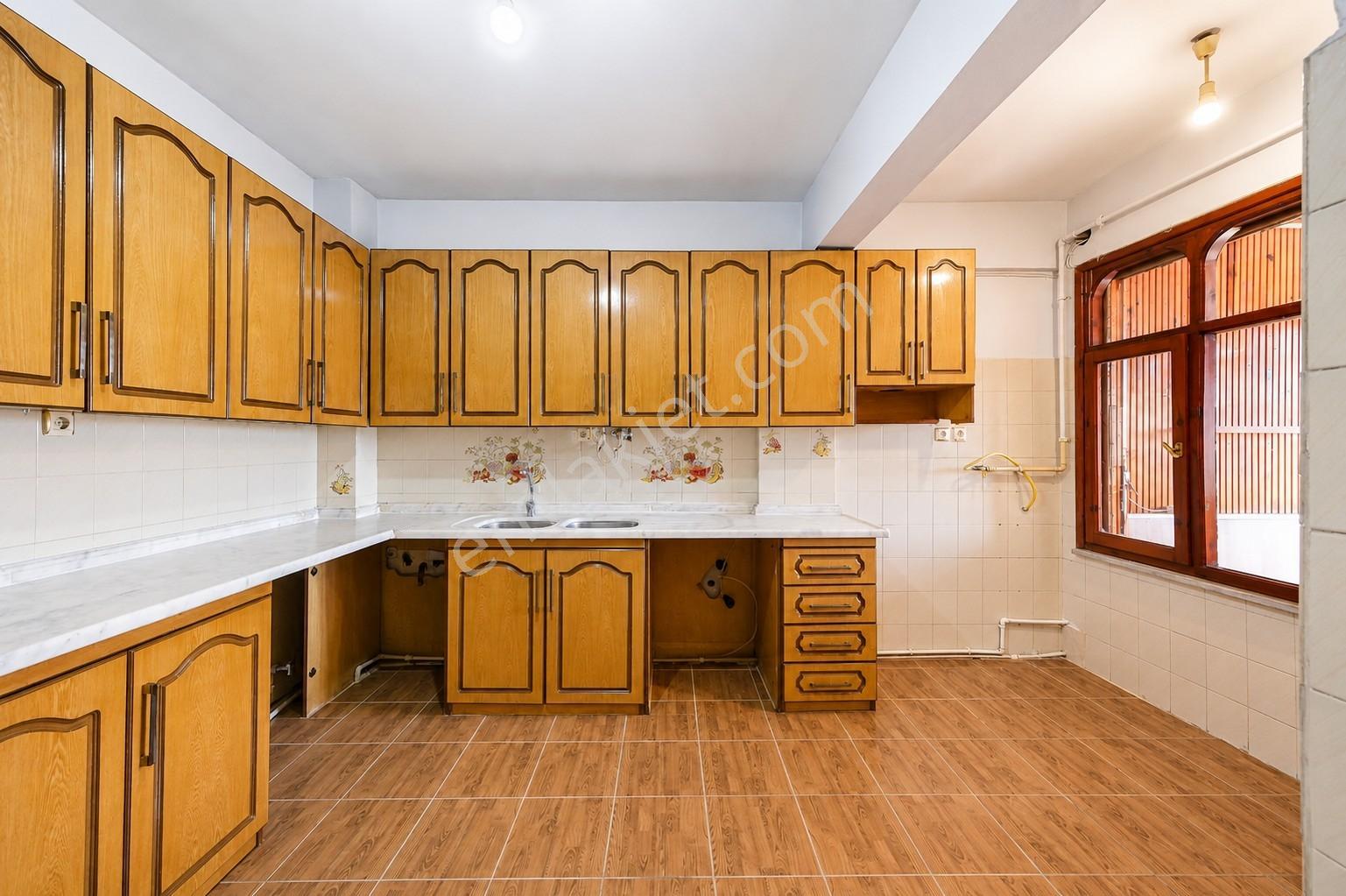 Dudullu Esenşehirde 170m2 Geniş Ferah Daire - Görsel 23