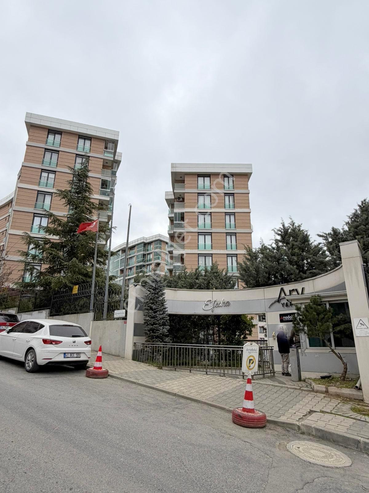 Mertcan'dan Ary Efedra Sitesi İçinde Balkonlu Geniş Ferah 2+1 - Görsel 34