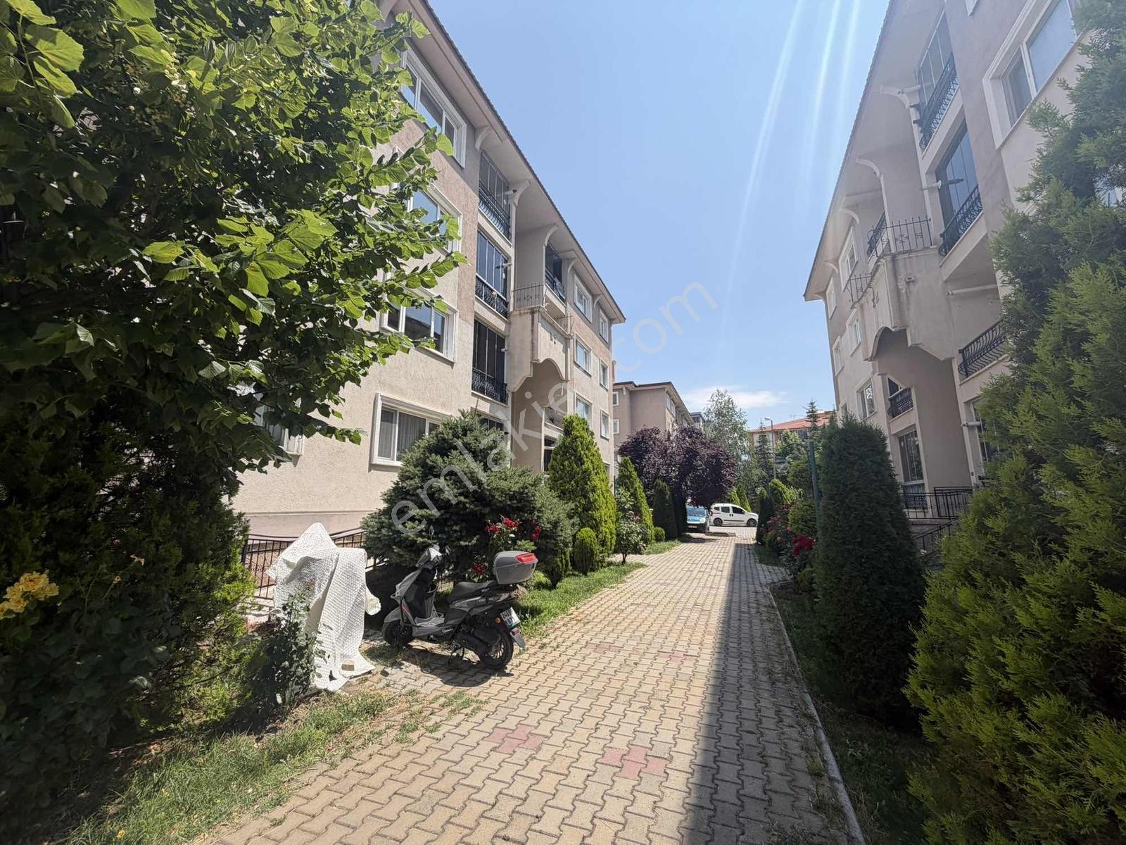 Remax Dem'den Maliyeciler Sitesinde 3+1 Satılık Daire - Görsel 16