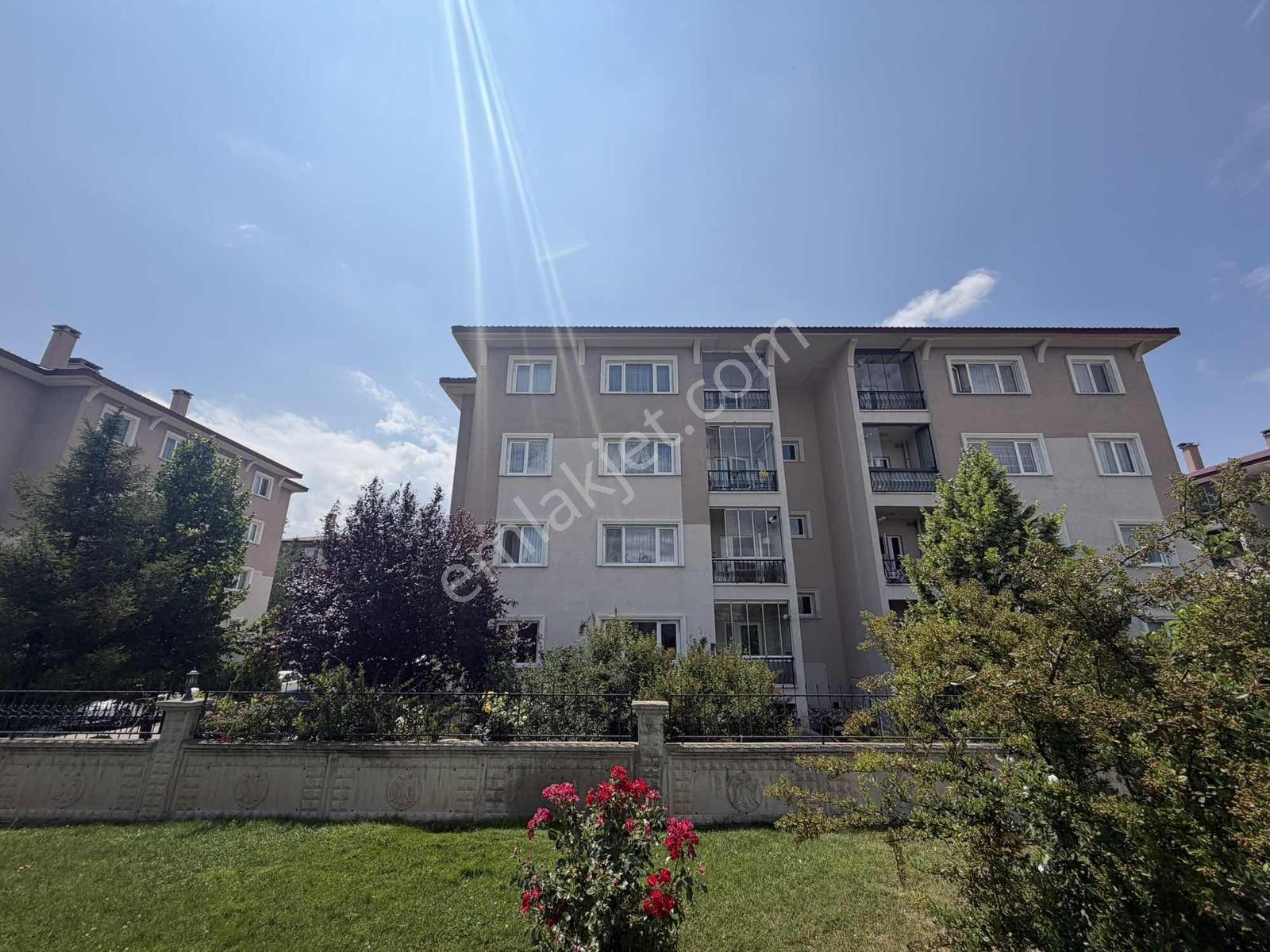 Remax Dem'den Maliyeciler Sitesinde 3+1 Satılık Daire - Görsel 2