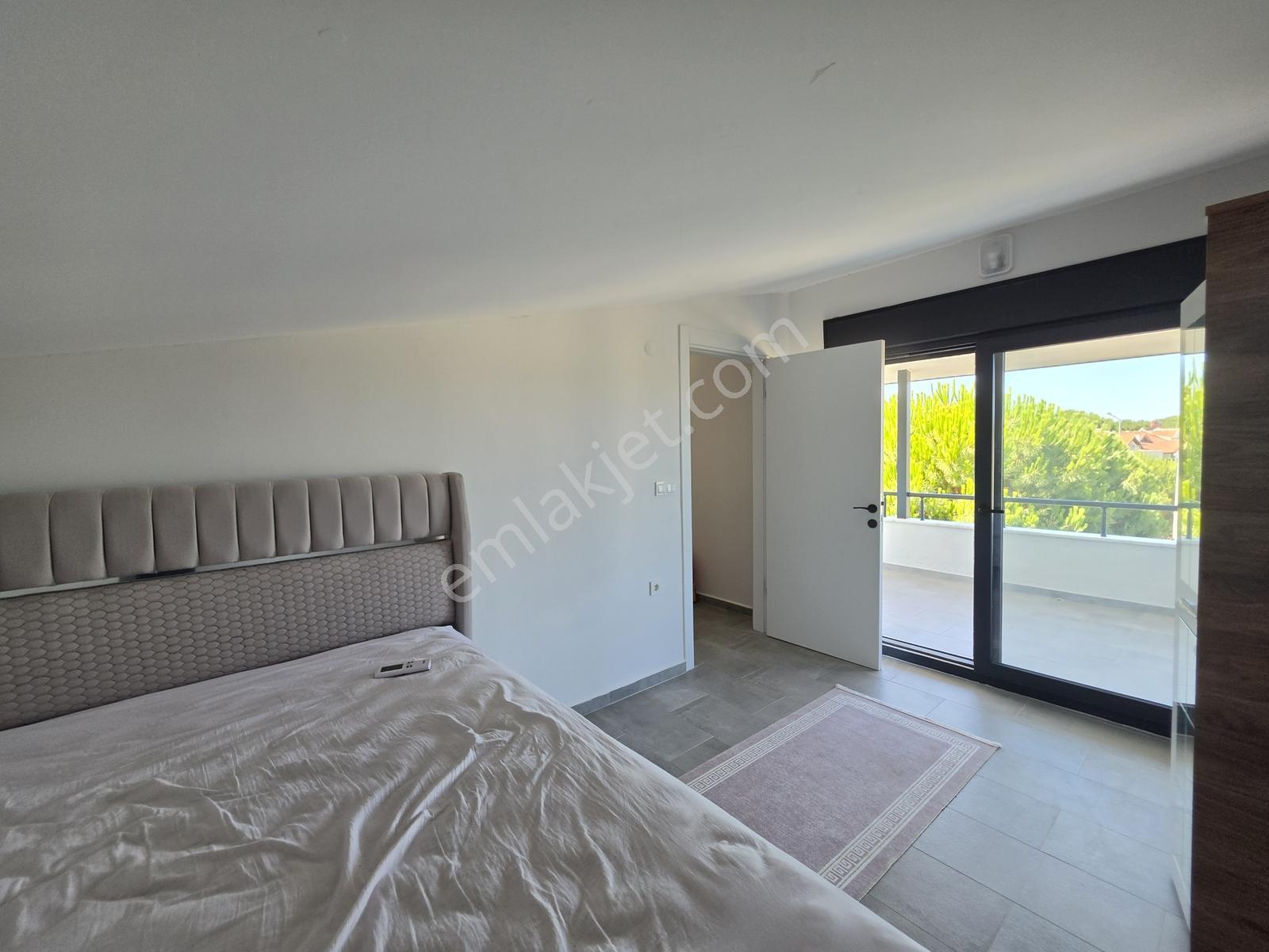 Altınova Sahilde Tatlısu Bölgesinde 4+1 Eşyalı Sıfır Villa - Görsel 18