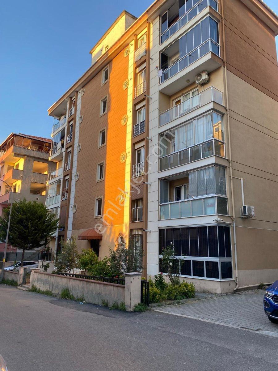 Kartal Rahmanlar Yukarı Mahallesi'nde Satılık 2+1 Daire