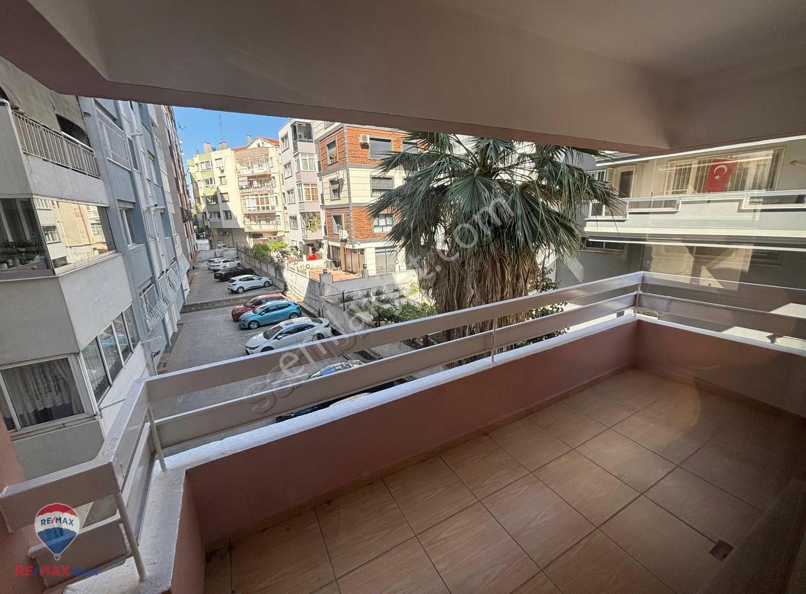 32 İzmir Spor Metro Yakını Asansörlü 3+1 Kiralık Daire - Görsel 3