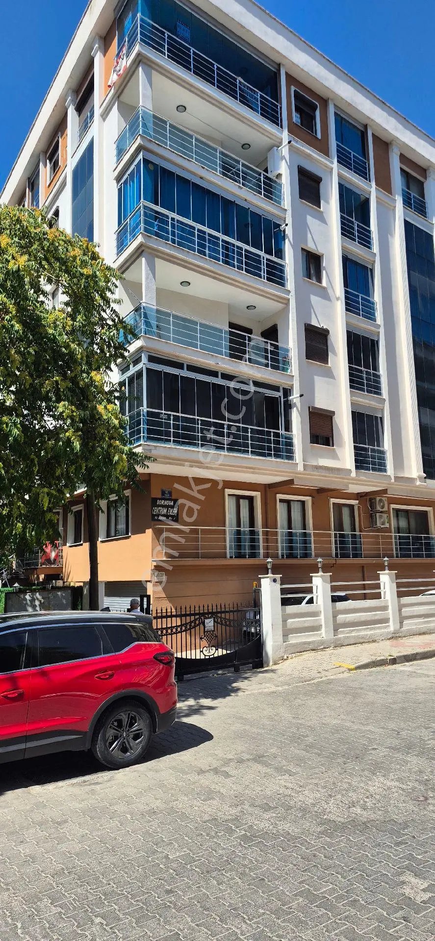 Bornova Da 3+1 Satılık Lüks Daire - Görsel 2