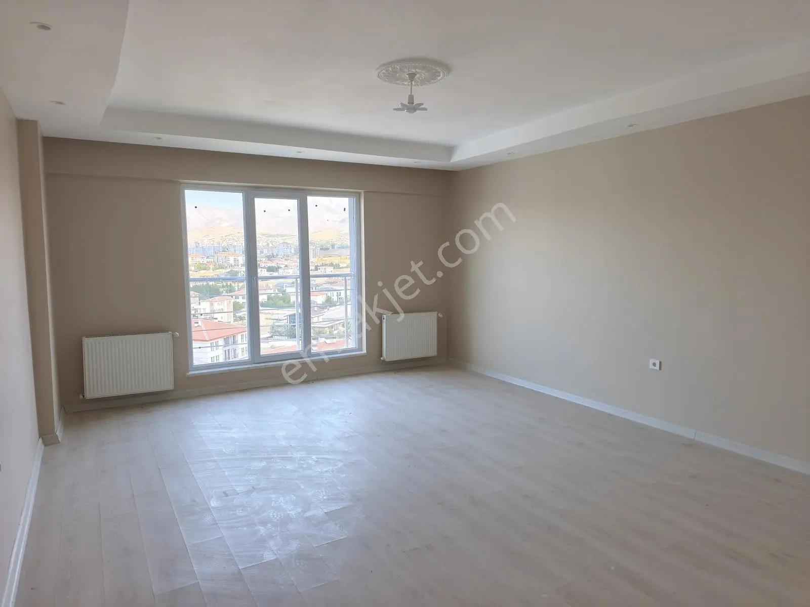 Güven Emlak'tan Yakınca Beykoz Sitesinde Kiralık 3+1 Daire