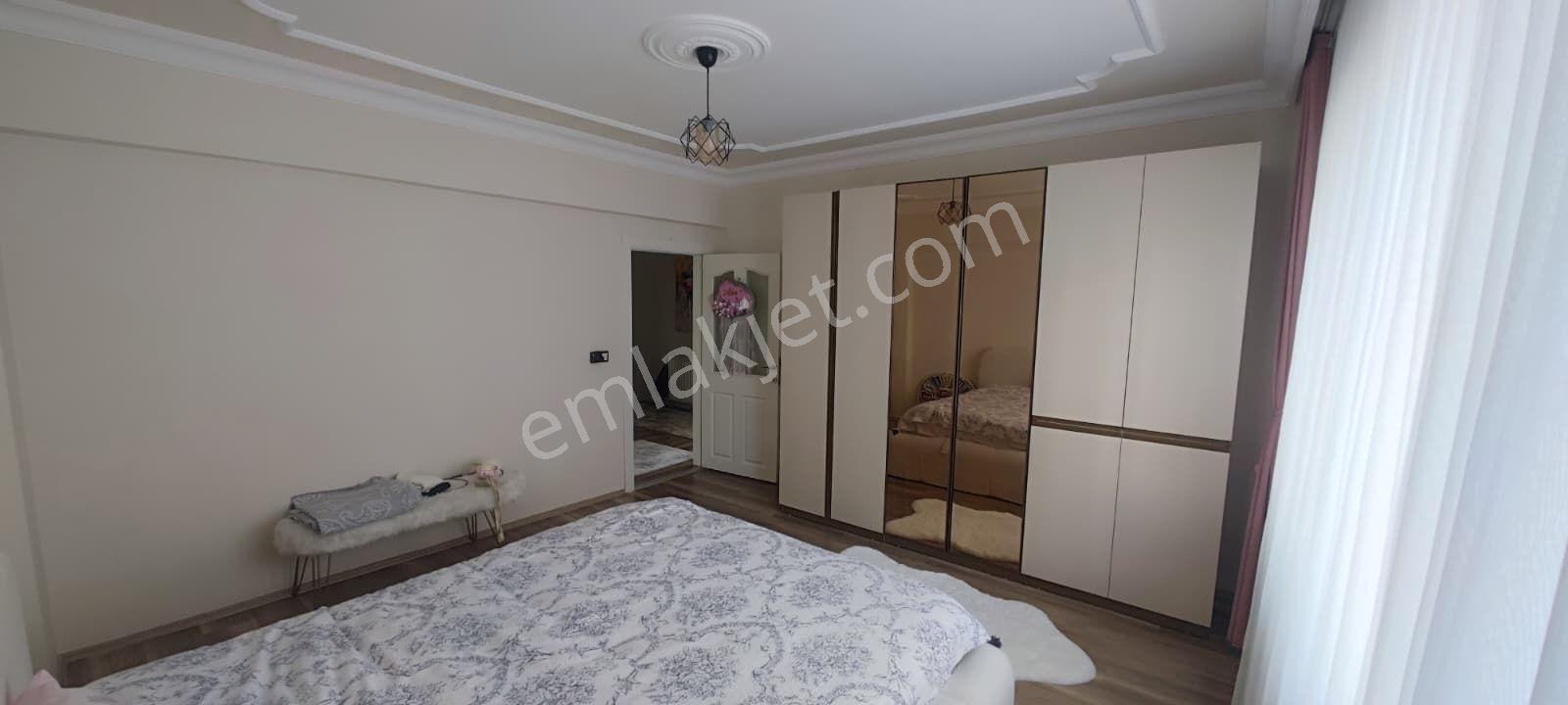 Şarkışla Hsk Rönesans Emlaktan Satılık 3+1 Garajlı Daire(cemel Yoly Üzeri) - Görsel 14