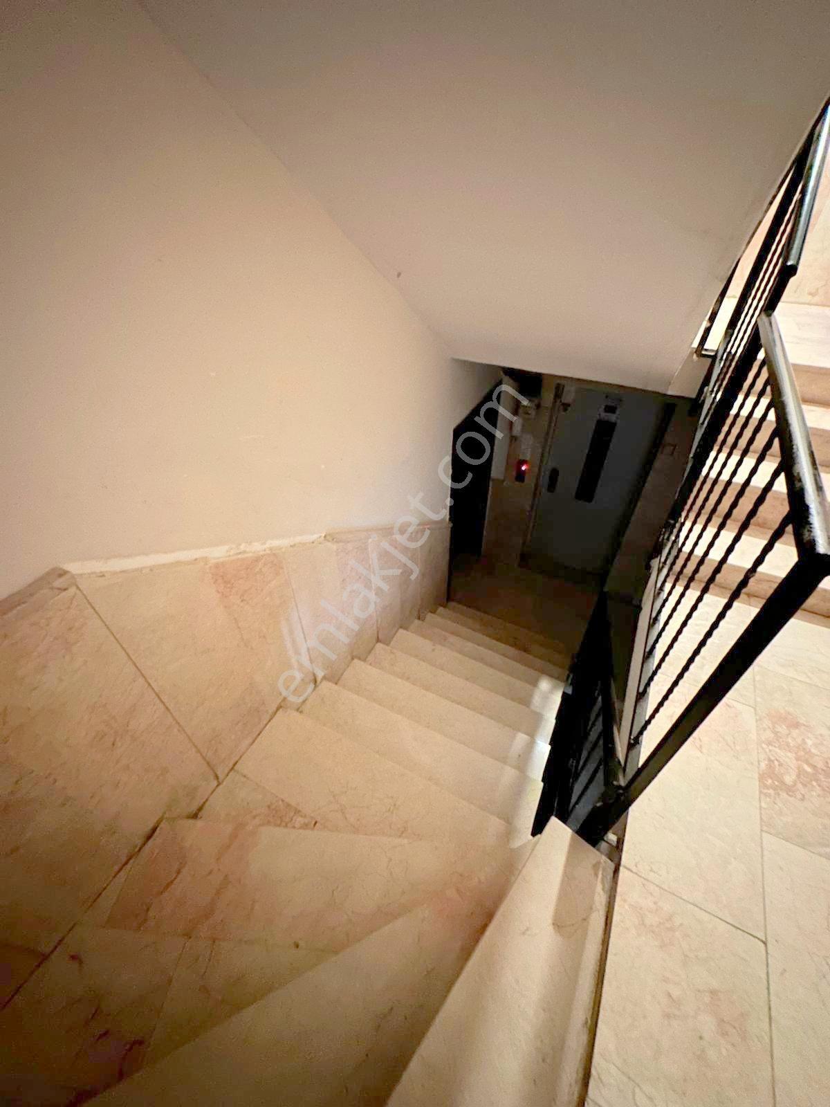 Hemdem Gayrimenkul'den Topçu'da Asansörlü Ön Cephe Arakatta 3+1 Satılık Daire - Görsel 29
