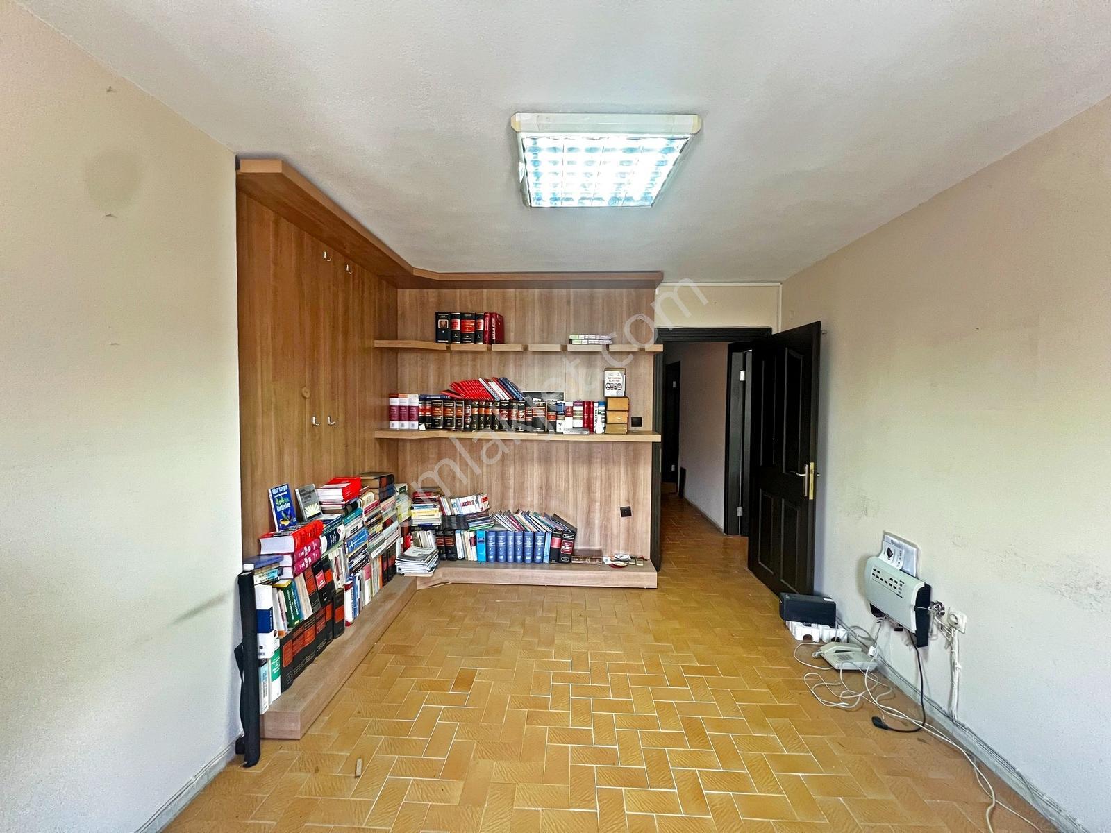 Alanya Merkezde Kiralık 2+1 İşlek Caddeye Sıfır Ofis & İş Yeri - Görsel 24