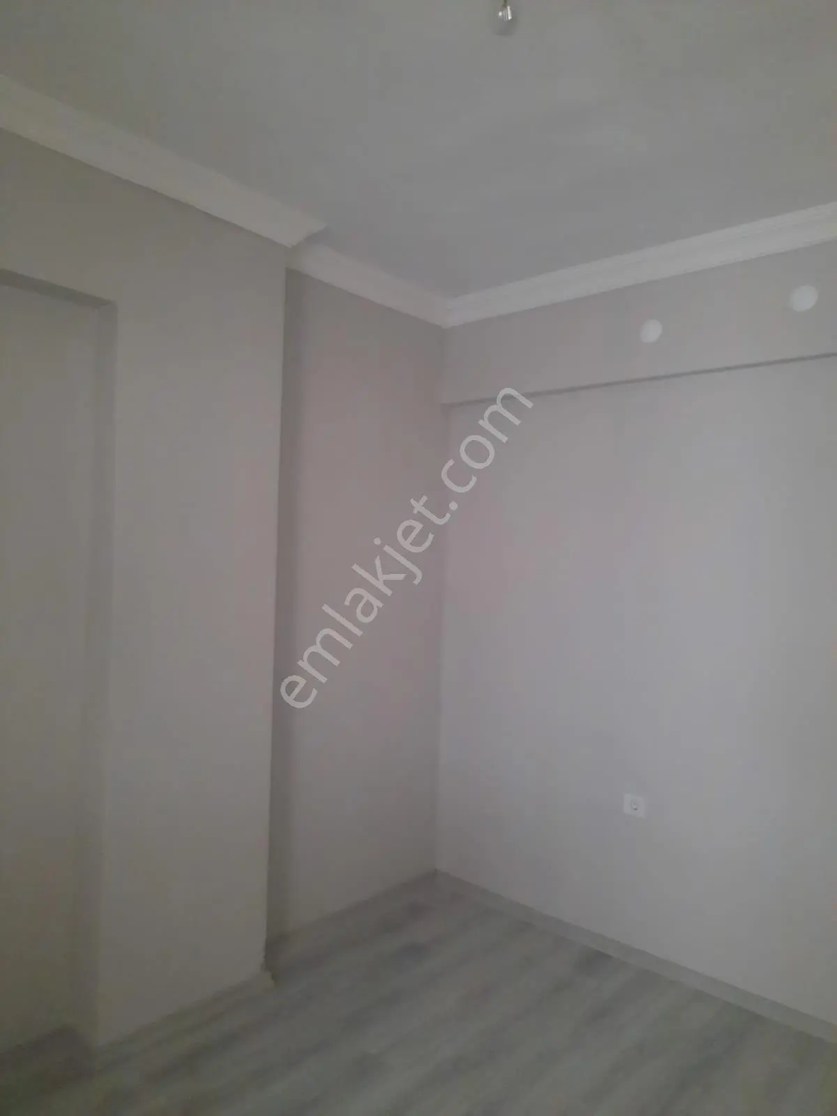 Şehir Merkezinde İçi Full Yapılı 2+1 Ara Kat Satılık Daire - Görsel 7